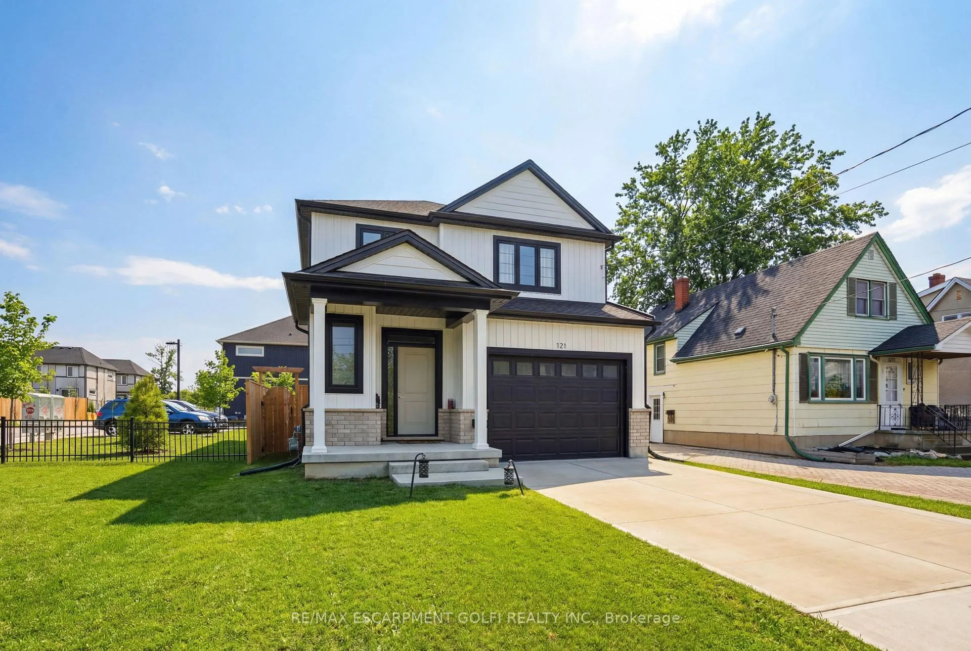 Photo 2 of 121 Moffatt Street, St. Catharines, Oakdale — HOMEH