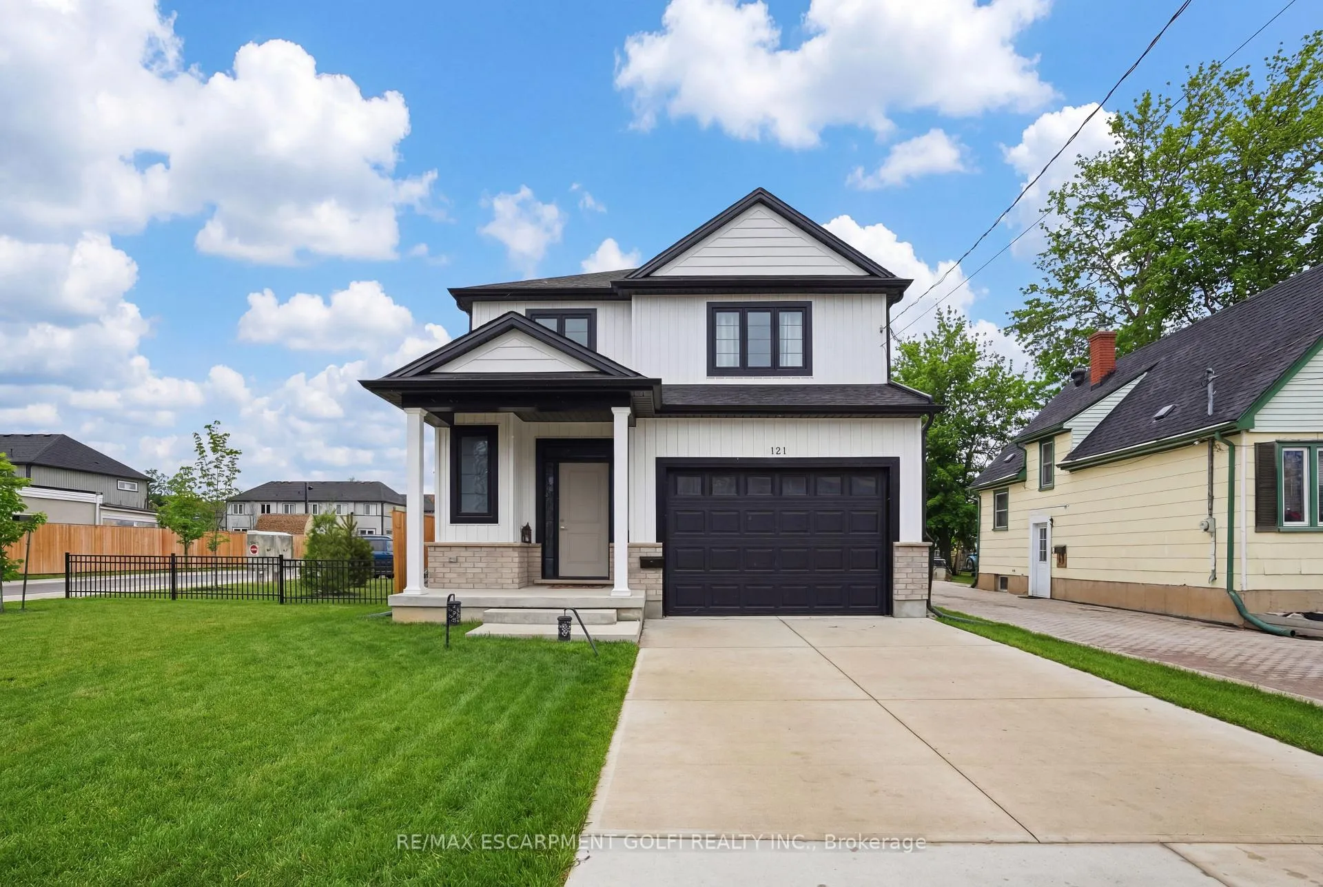 Photo 3 of 121 Moffatt Street, St. Catharines, Oakdale — HOMEH