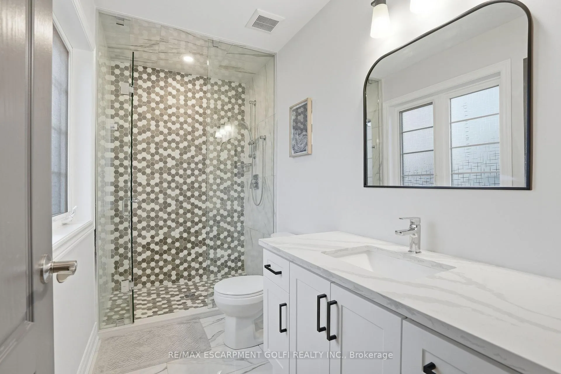 Photo 20 of 121 Moffatt Street, St. Catharines, Oakdale — HOMEH