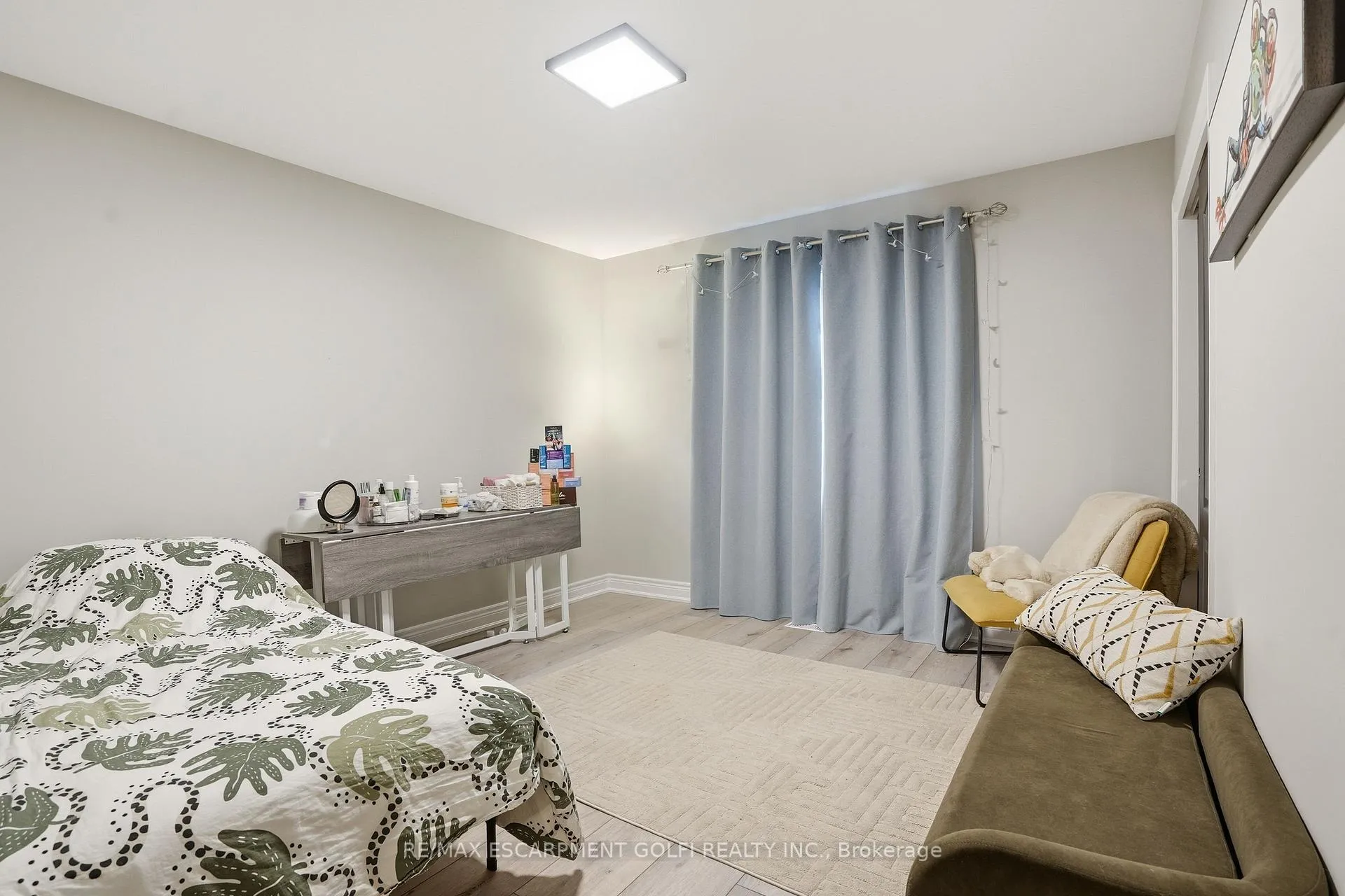 Photo 21 of 121 Moffatt Street, St. Catharines, Oakdale — HOMEH