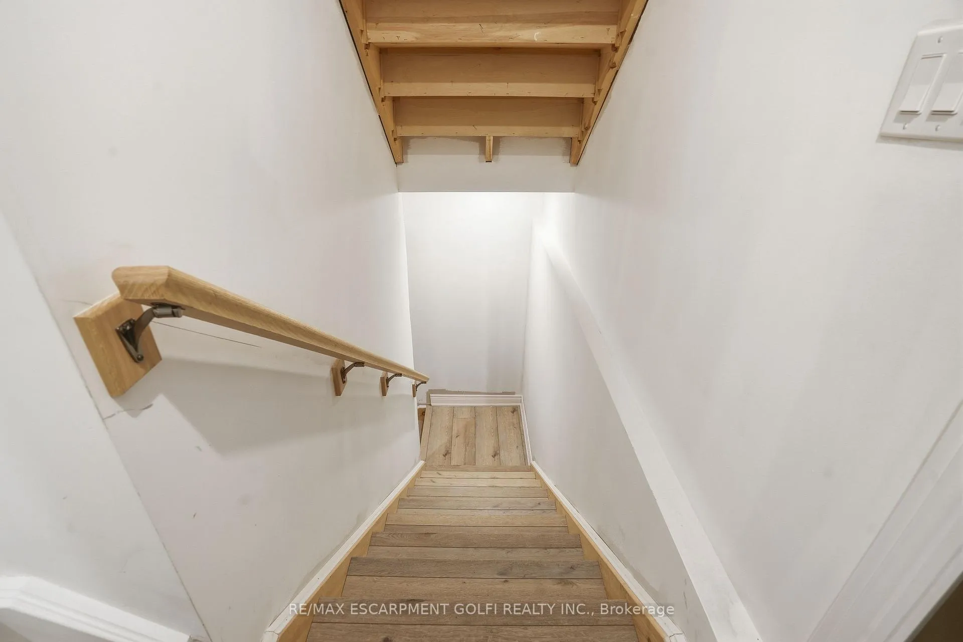 Photo 28 of 121 Moffatt Street, St. Catharines, Oakdale — HOMEH