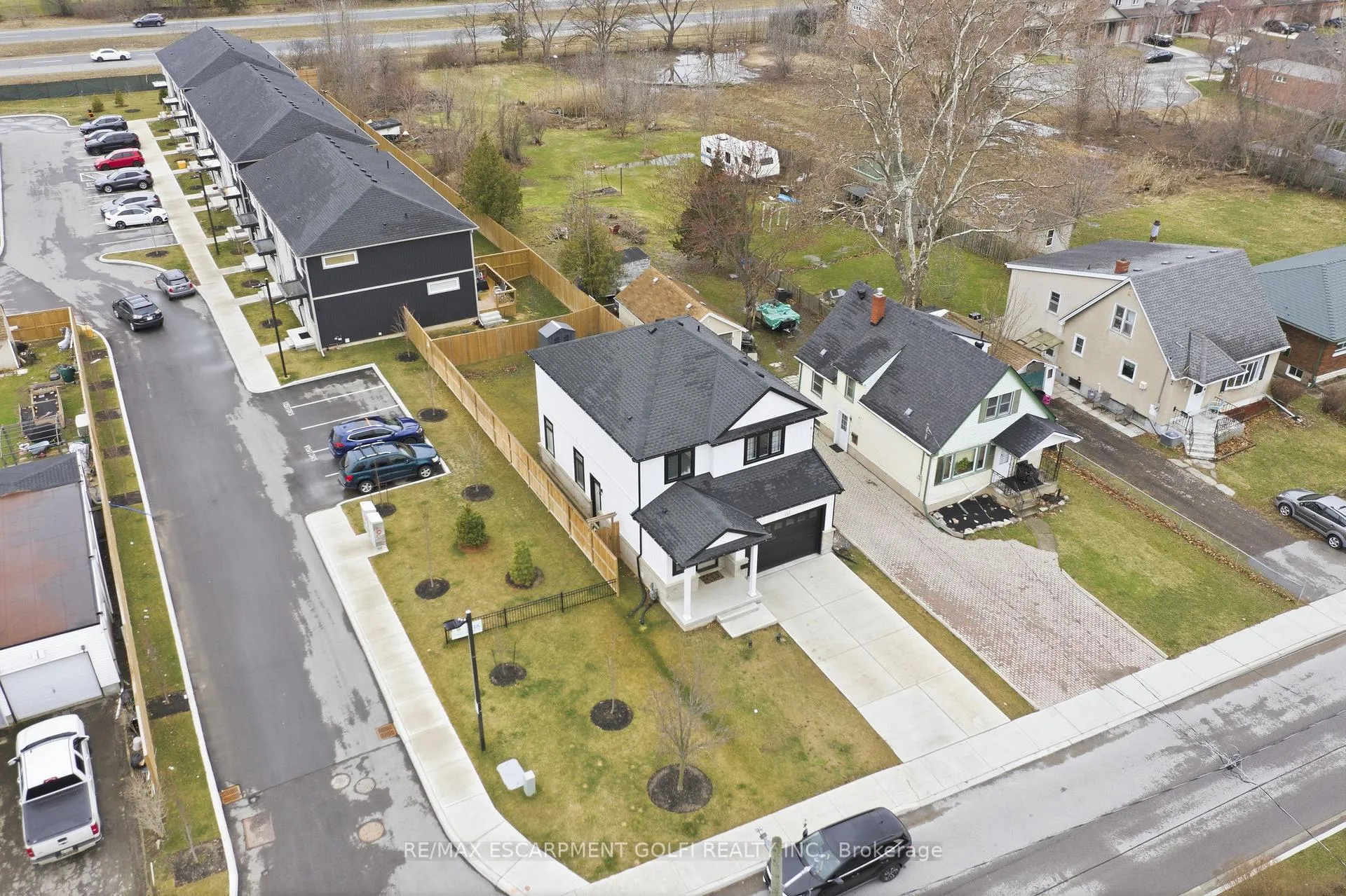 Photo 39 of 121 Moffatt Street, St. Catharines, Oakdale — HOMEH