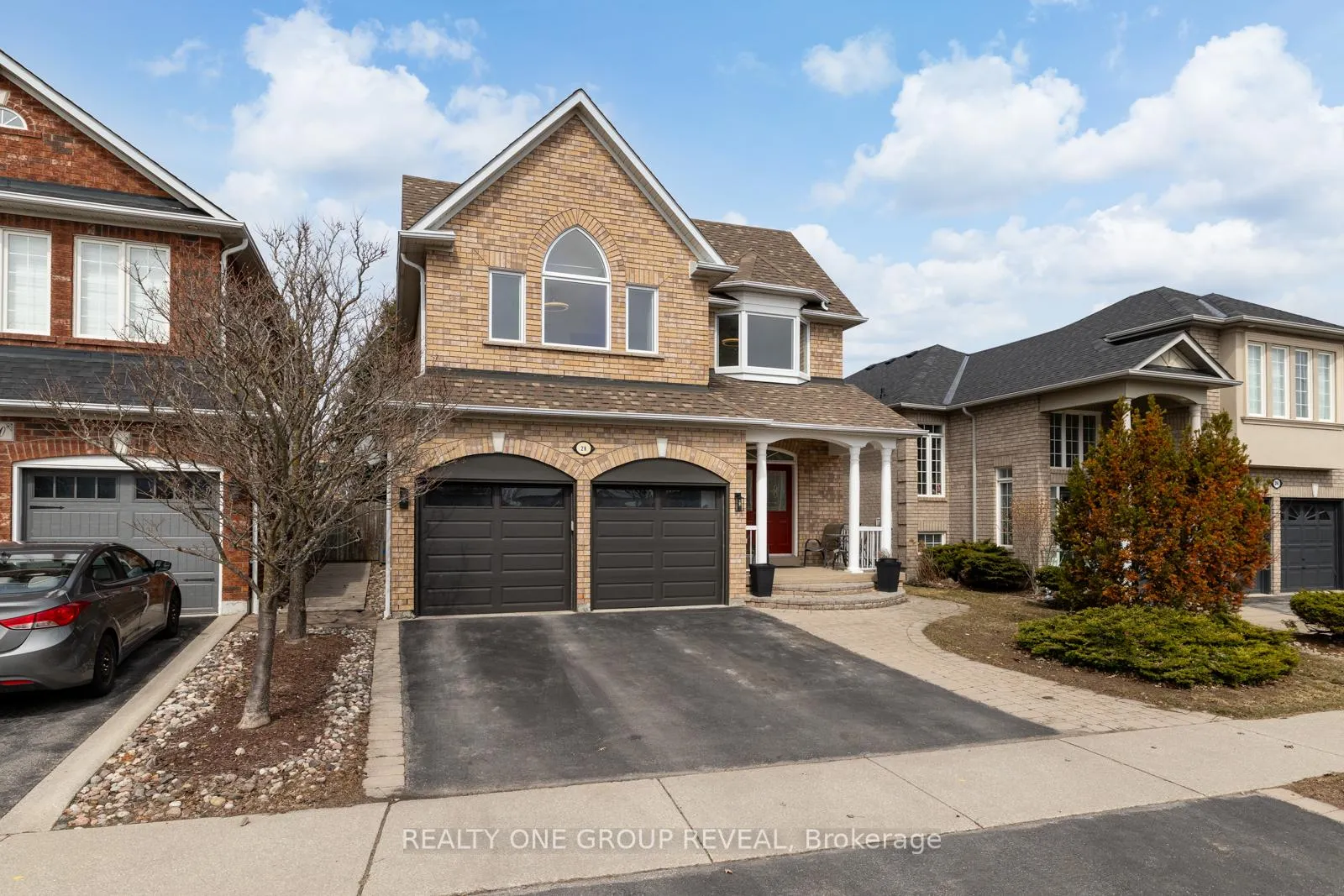 Photo 1 of 28 Robert Attersley Drive W, Whitby, Taunton North — HOMEH