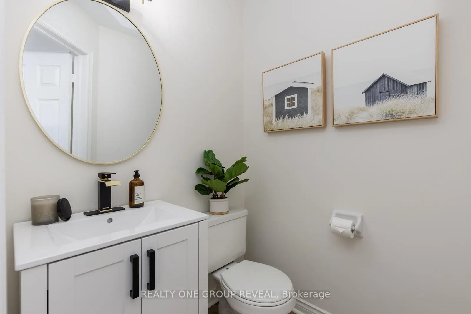 Photo 5 of 28 Robert Attersley Drive W, Whitby, Taunton North — HOMEH