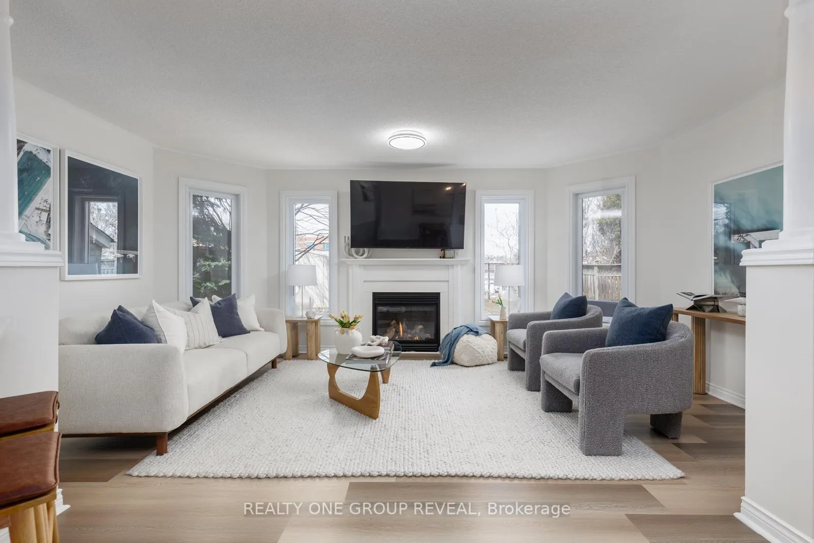 Photo 6 of 28 Robert Attersley Drive W, Whitby, Taunton North — HOMEH