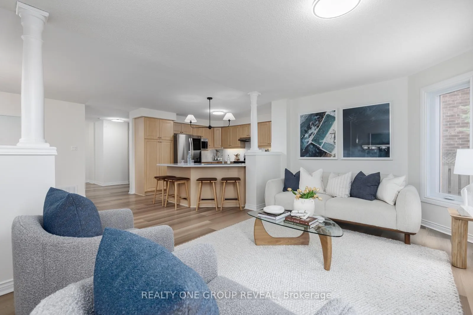 Photo 9 of 28 Robert Attersley Drive W, Whitby, Taunton North — HOMEH