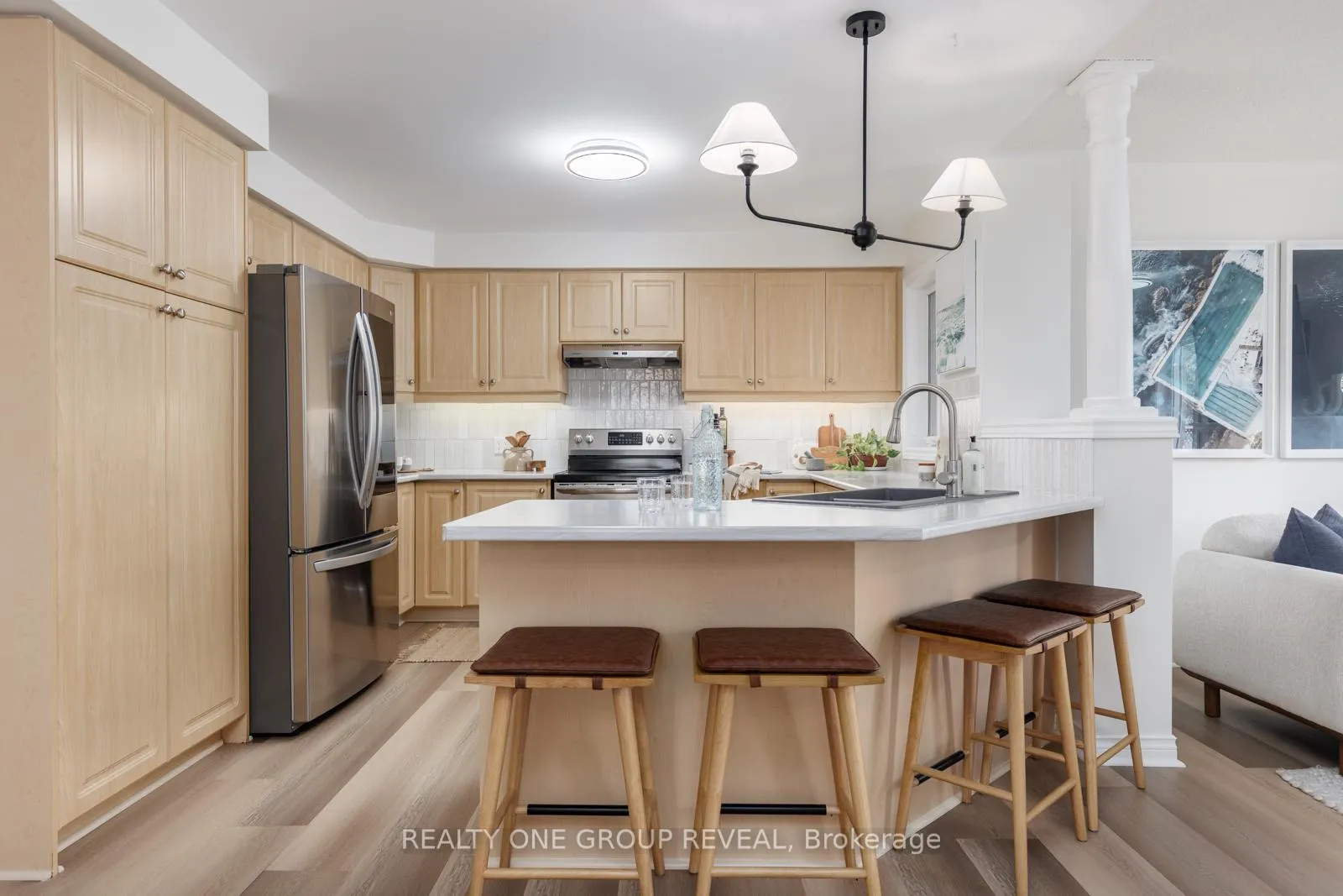 Photo 10 of 28 Robert Attersley Drive W, Whitby, Taunton North — HOMEH