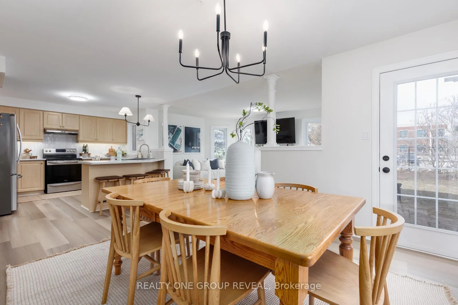 Photo 13 of 28 Robert Attersley Drive W, Whitby, Taunton North — HOMEH
