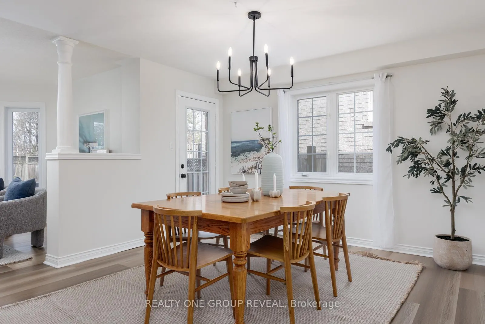 Photo 14 of 28 Robert Attersley Drive W, Whitby, Taunton North — HOMEH