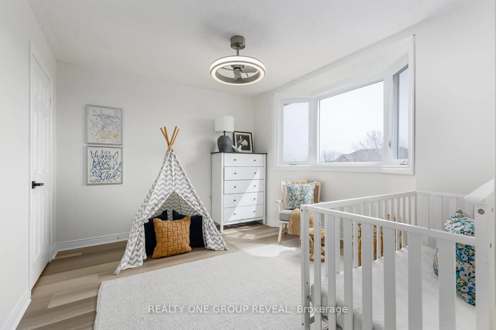 Photo 23 of 28 Robert Attersley Drive W, Whitby, Taunton North — HOMEH