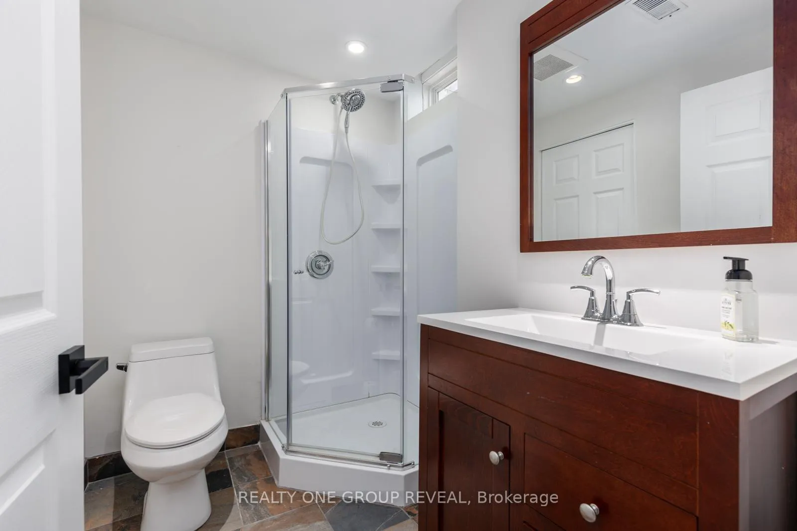 Photo 33 of 28 Robert Attersley Drive W, Whitby, Taunton North — HOMEH