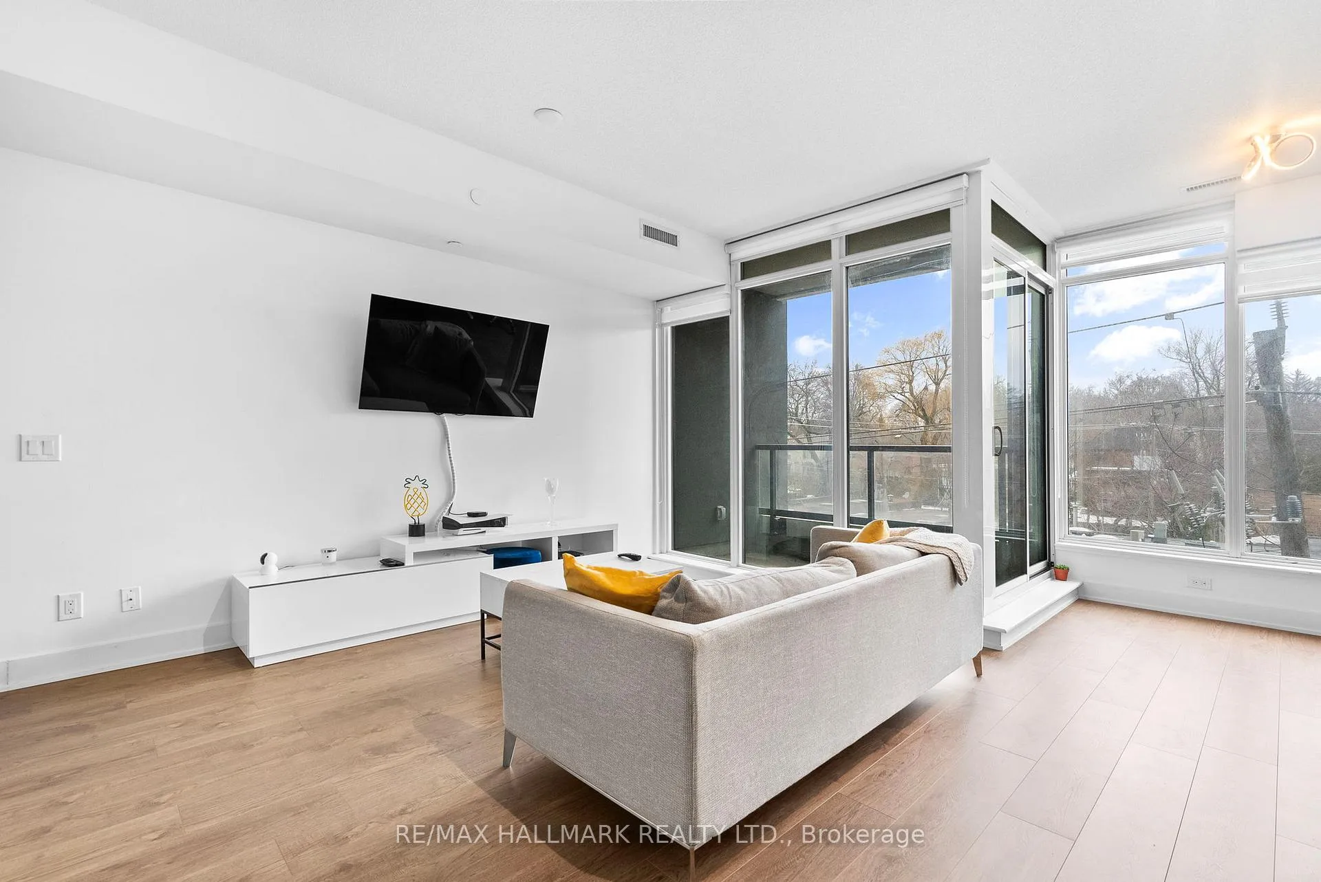 Photo 9 of Unit 411, 170 Chiltern Hill, Toronto, Humewood-Cedarvale — HOMEH