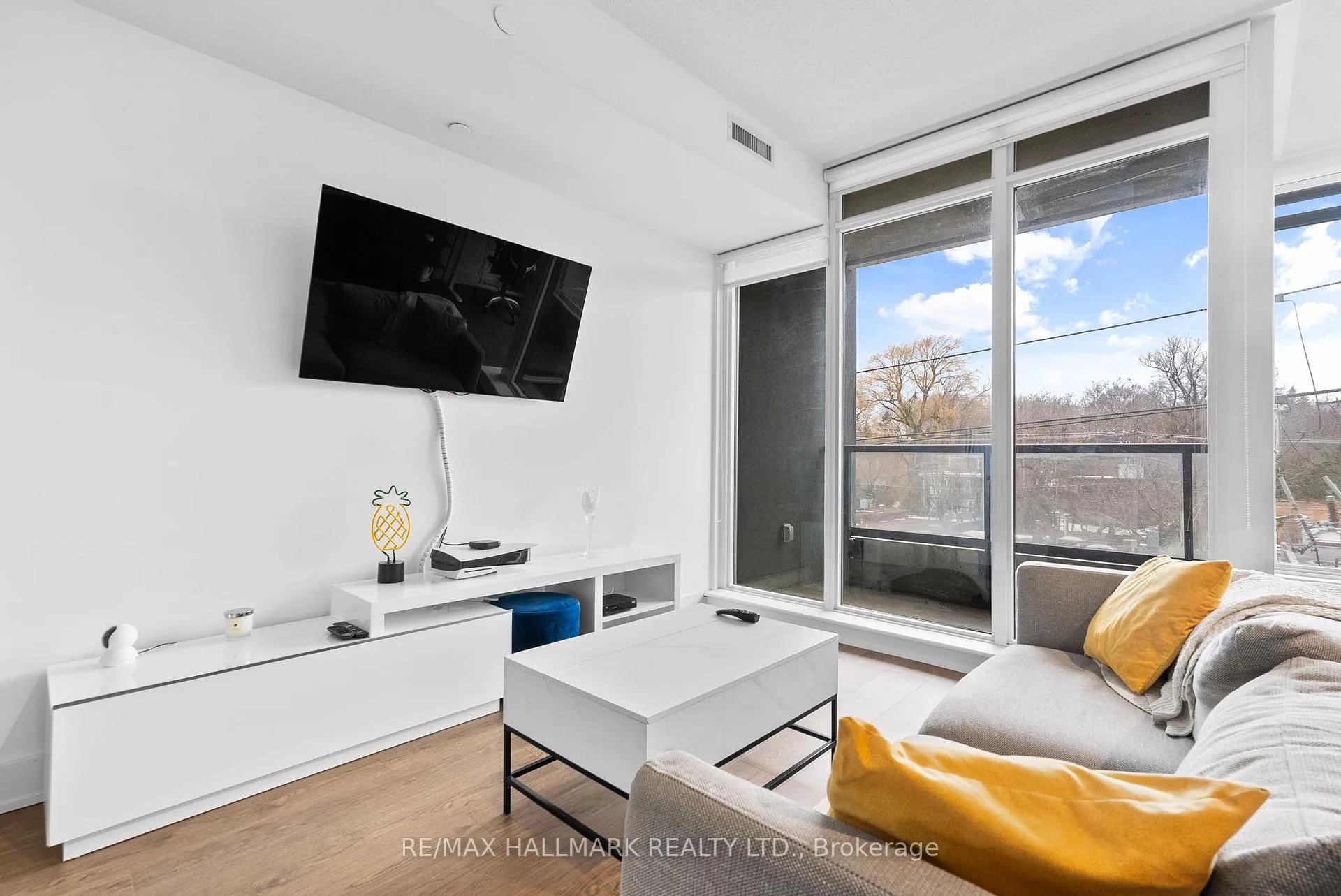 Photo 10 of Unit 411, 170 Chiltern Hill, Toronto, Humewood-Cedarvale — HOMEH