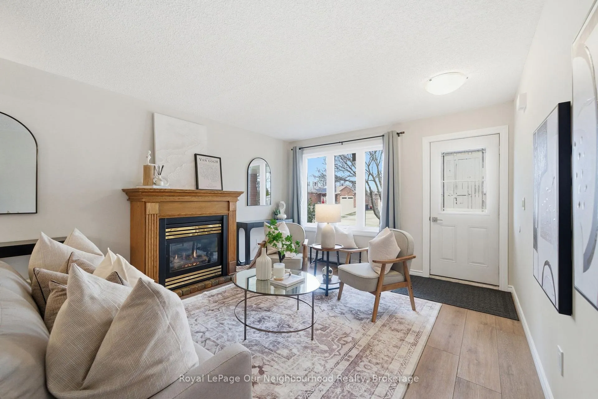 Photo 6 of 81 Hart Boulevard, Clarington, Newcastle — HOMEH