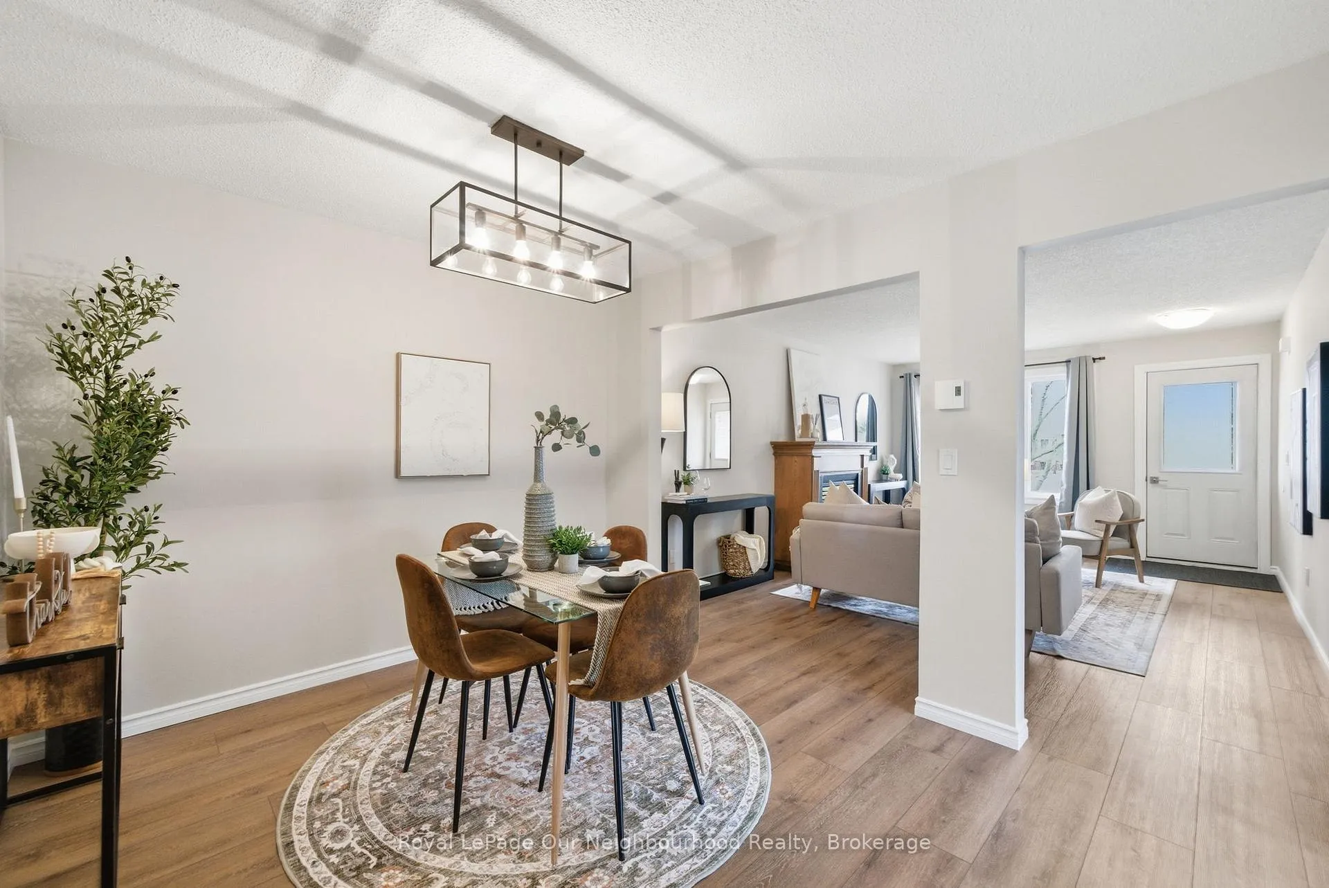 Photo 7 of 81 Hart Boulevard, Clarington, Newcastle — HOMEH