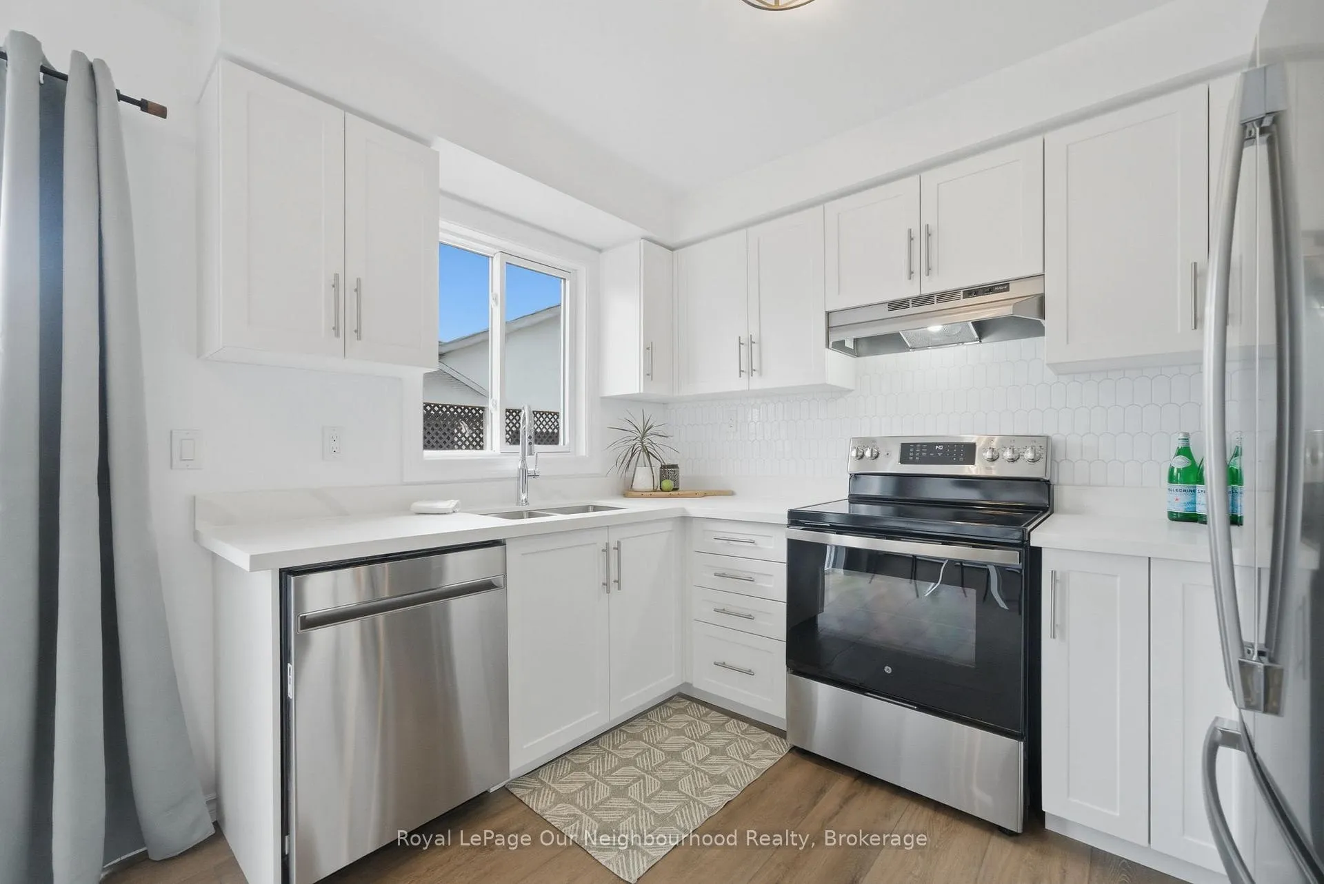 Photo 10 of 81 Hart Boulevard, Clarington, Newcastle — HOMEH