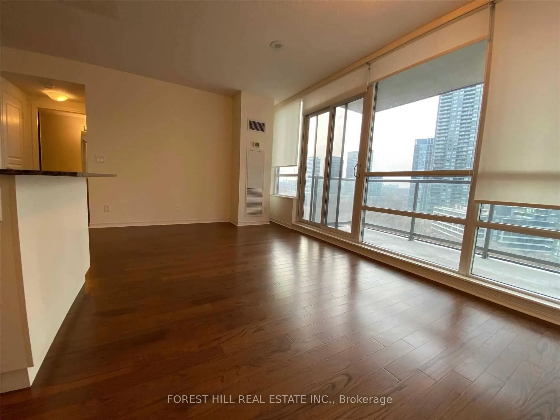 Photo 2 of Unit 1105, 2230 Lakeshore Boulevard W, Etobicoke, Mimico — HOMEH