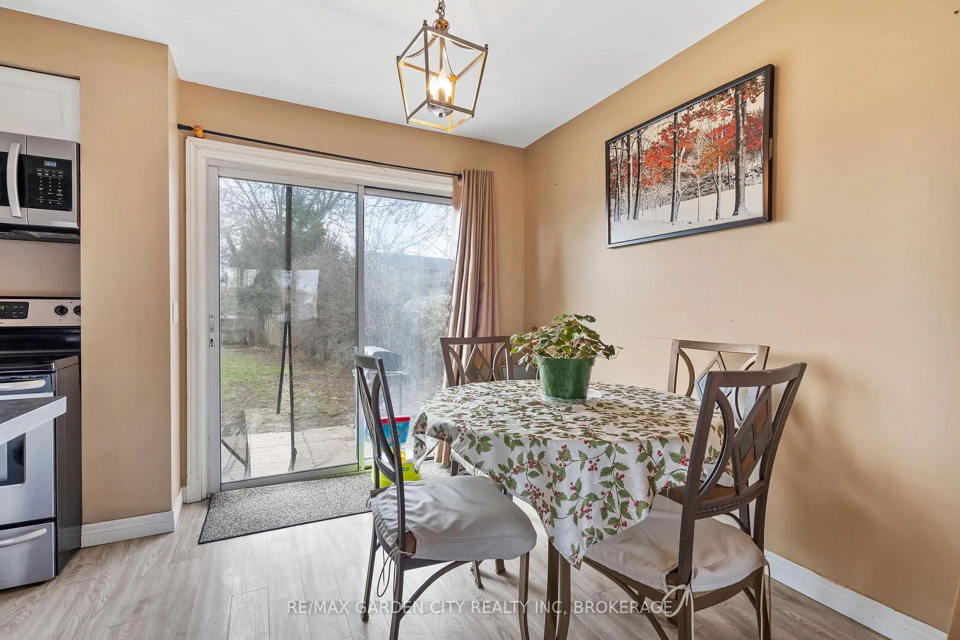 Photo 7 of 29 Mcdougall Drive, Thorold, Confederation Heights — HOMEH