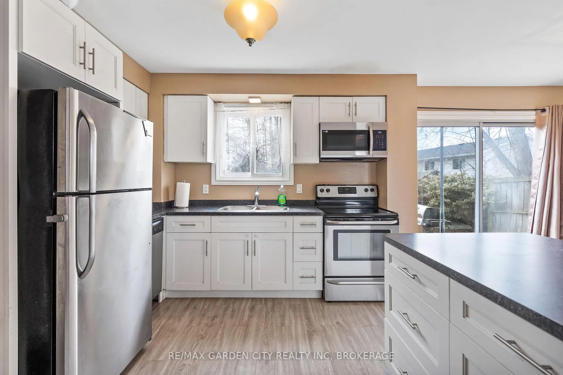 Photo 10 of 29 Mcdougall Drive, Thorold, Confederation Heights — HOMEH