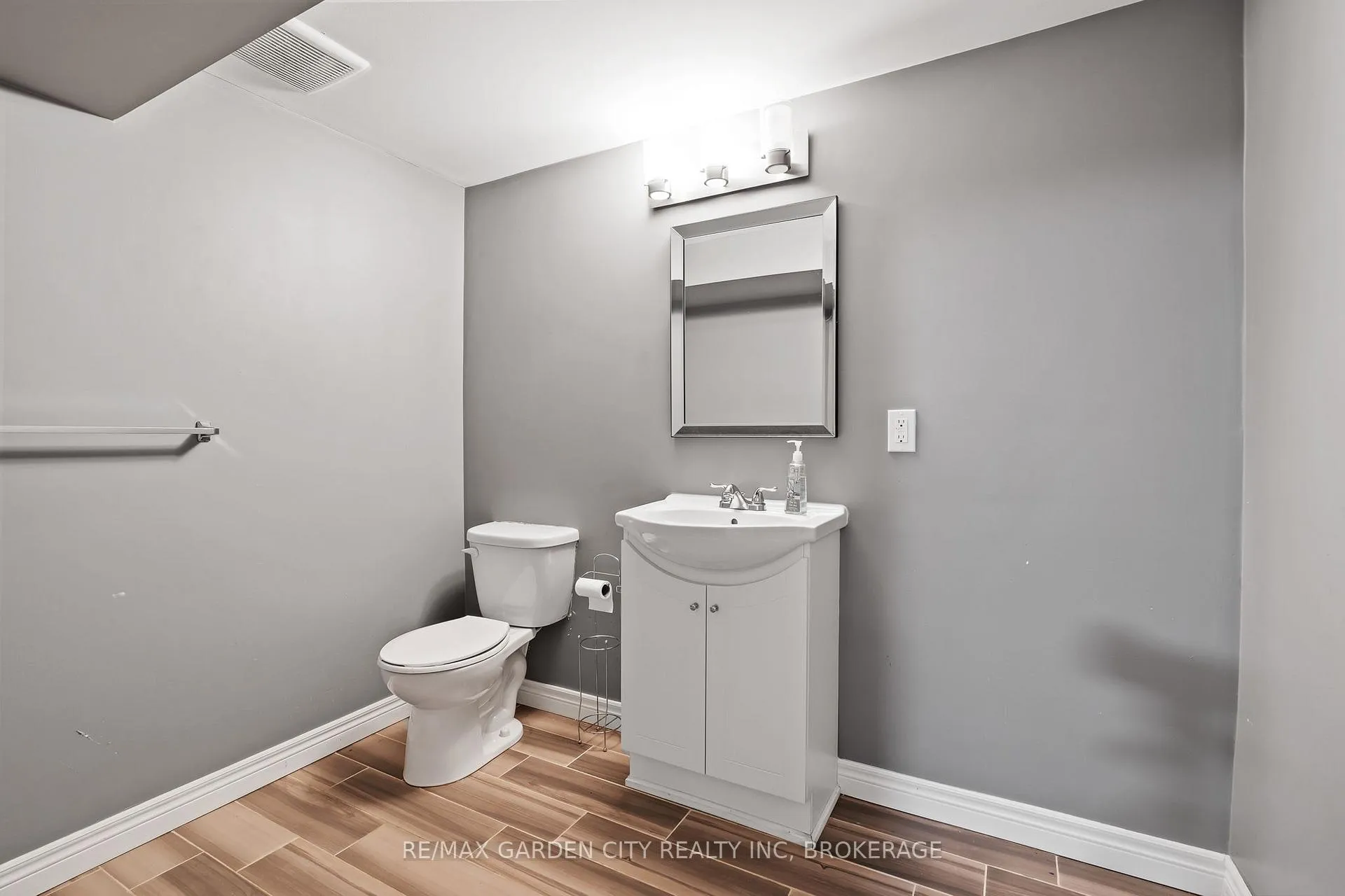 Photo 17 of 29 Mcdougall Drive, Thorold, Confederation Heights — HOMEH