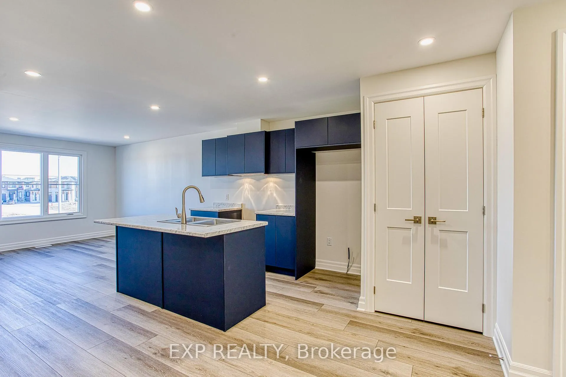 Photo 4 of Unit Upper, 7497 Marvel Drive, Niagara Falls, Brown — HOMEH