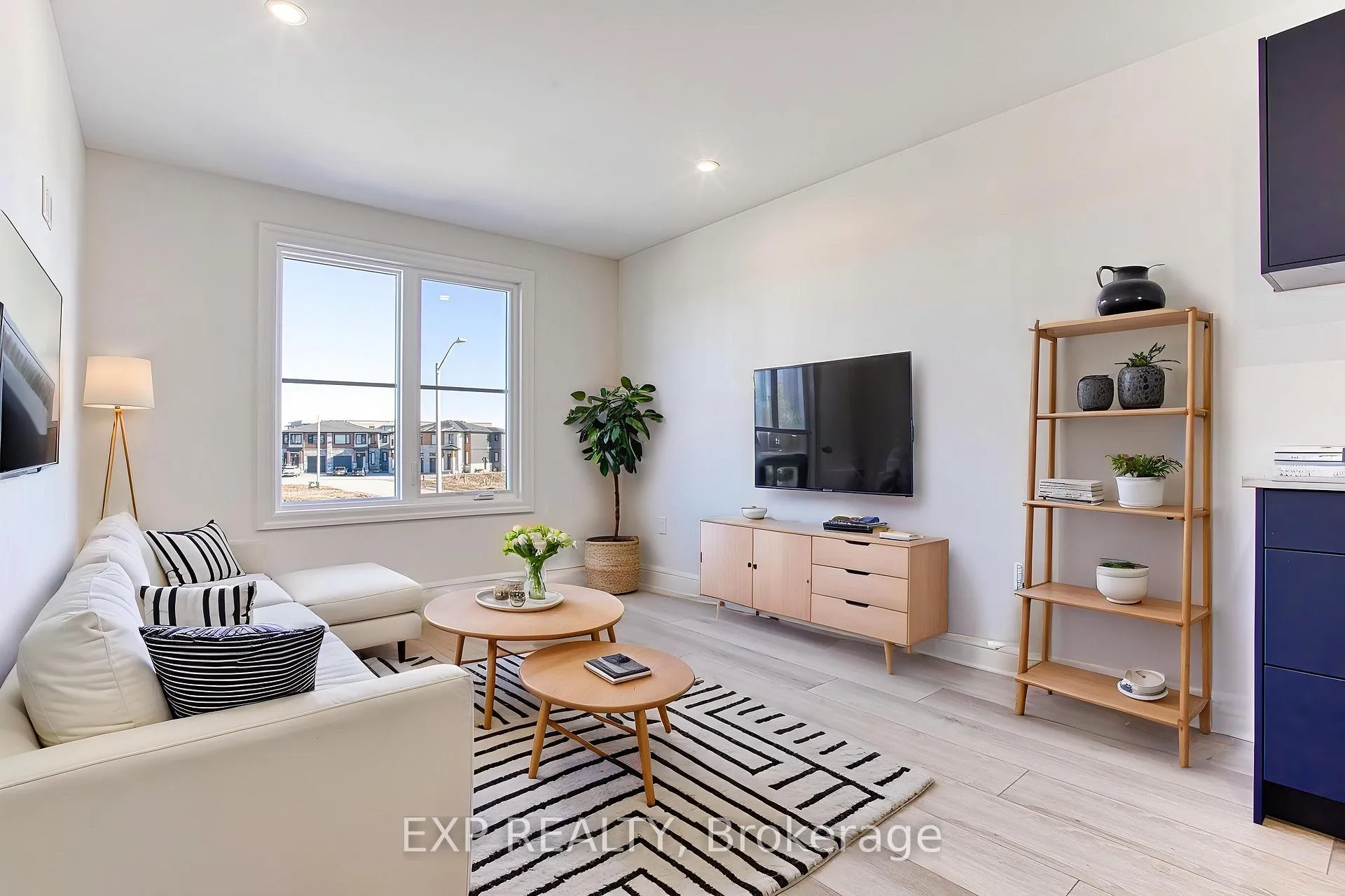Photo 7 of Unit Upper, 7497 Marvel Drive, Niagara Falls, Brown — HOMEH