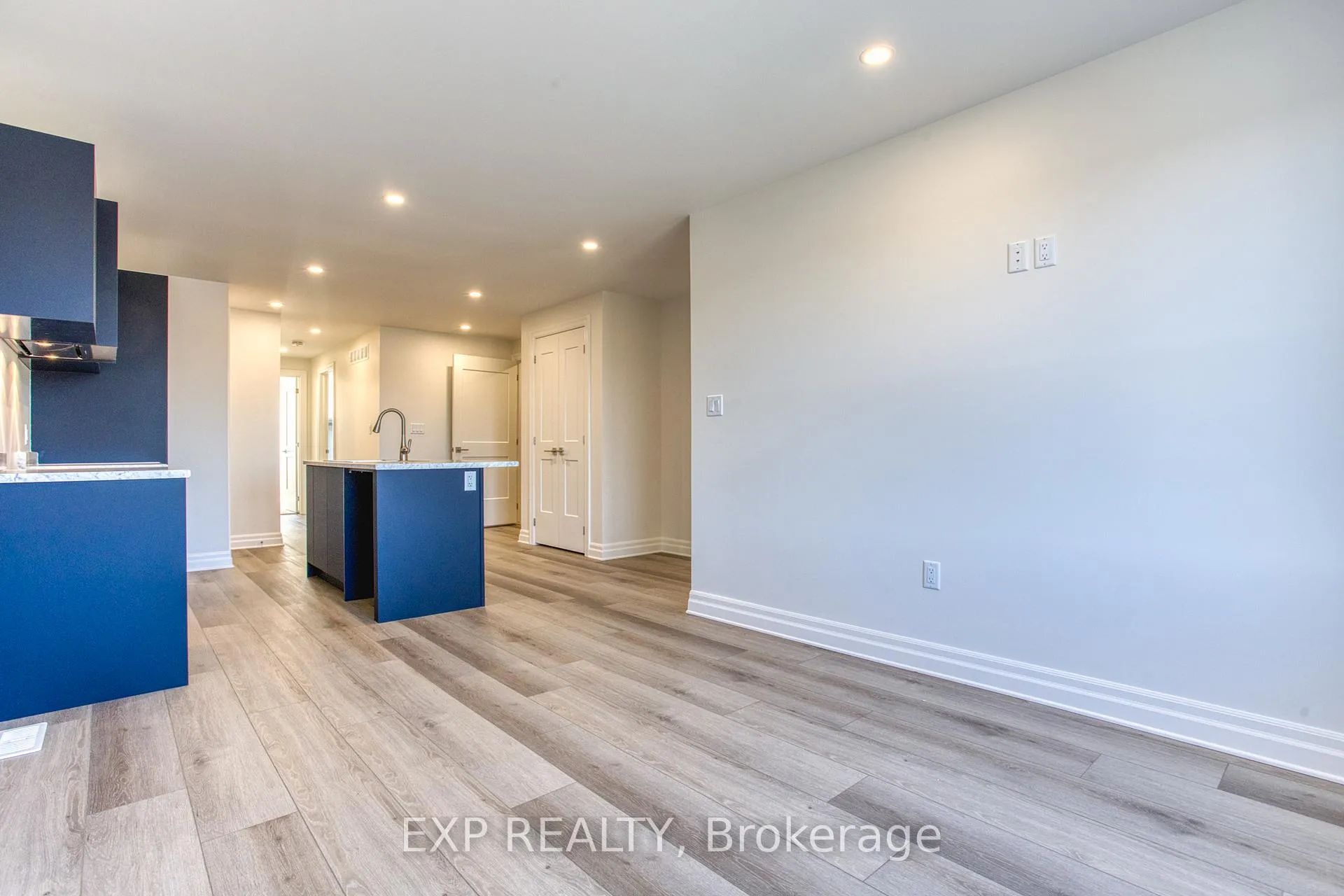 Photo 9 of Unit Upper, 7497 Marvel Drive, Niagara Falls, Brown — HOMEH