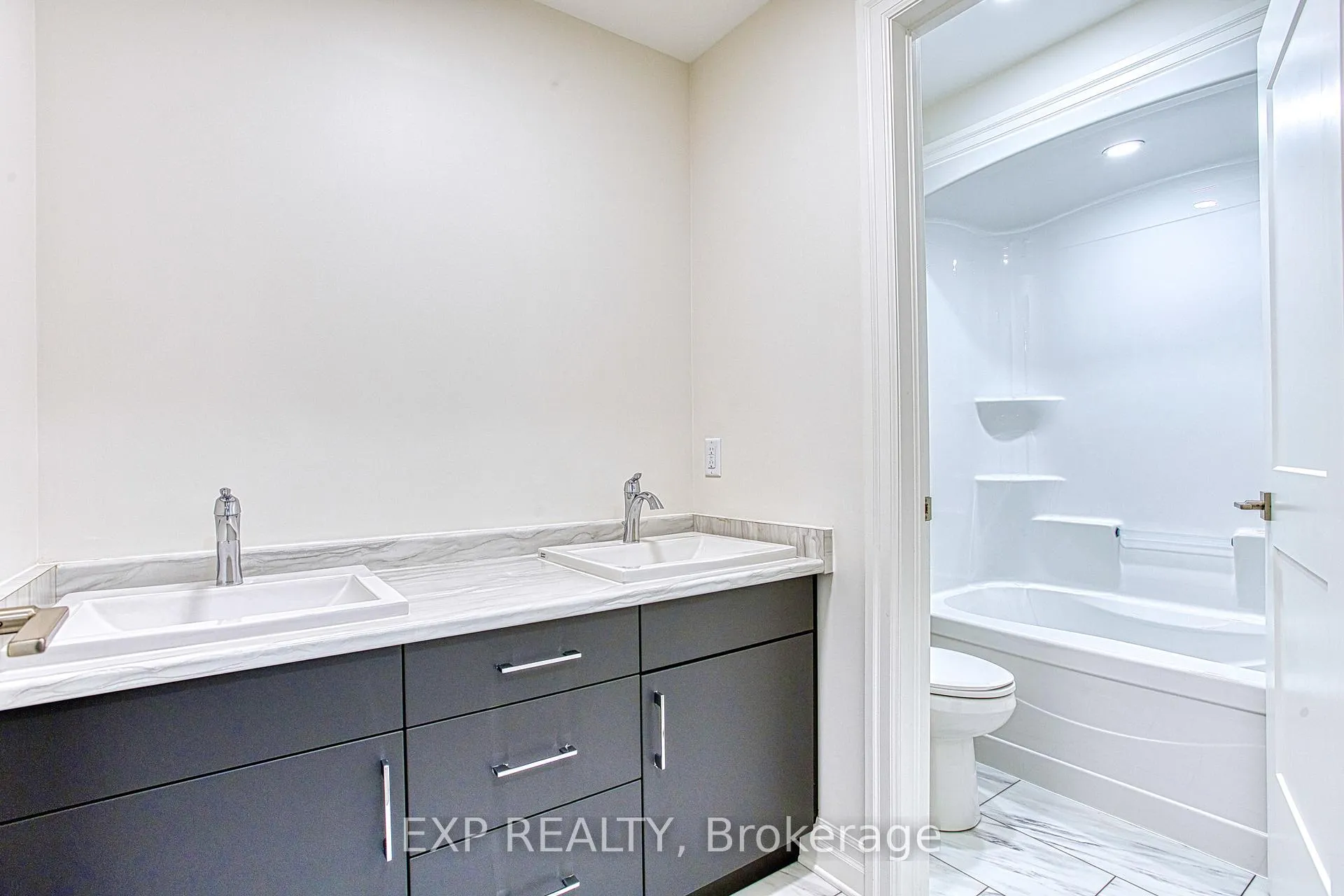 Photo 17 of Unit Upper, 7497 Marvel Drive, Niagara Falls, Brown — HOMEH
