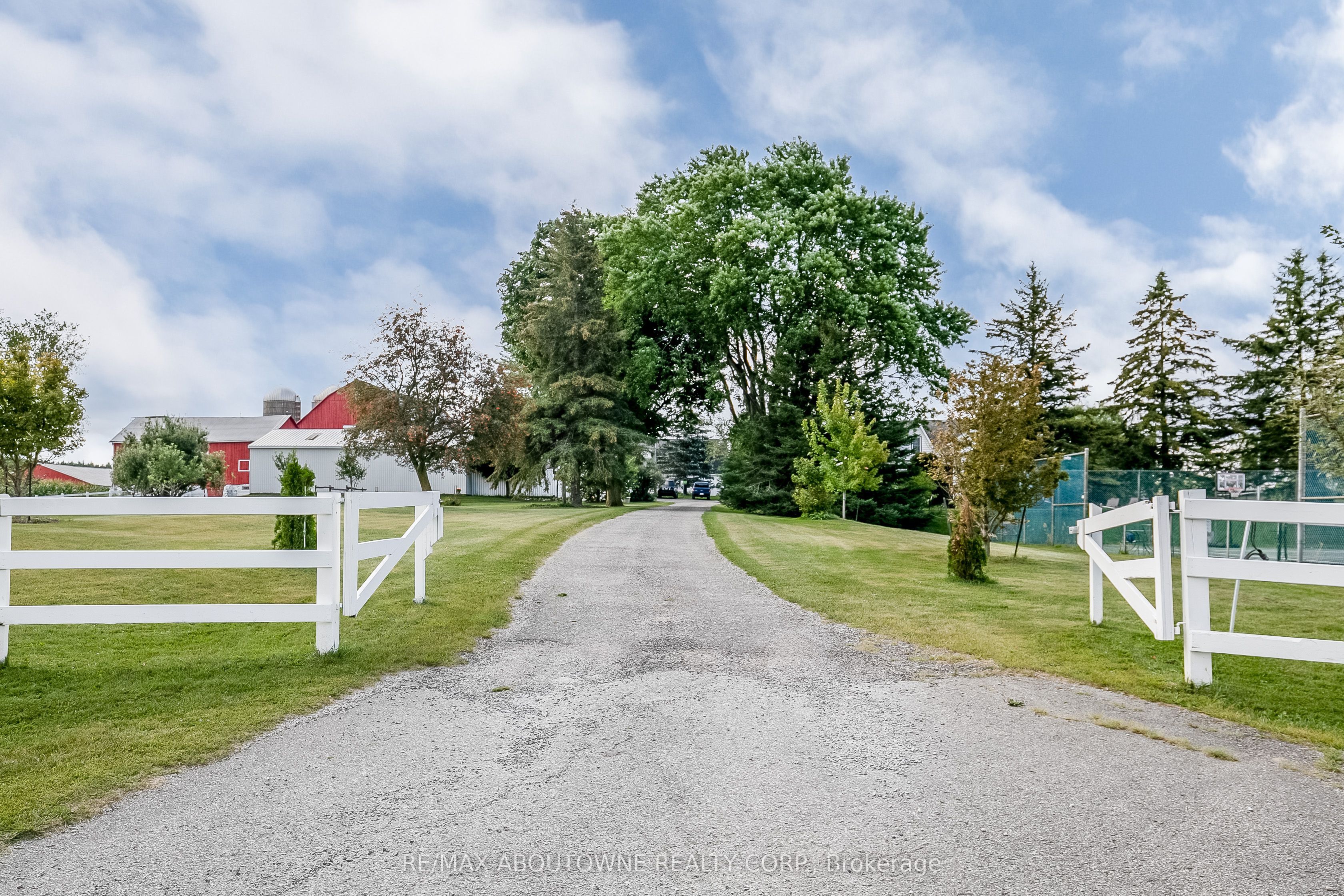 Photo 5 of 828350 32 Side Road, Mulmur, Rural Mulmur — HOMEH