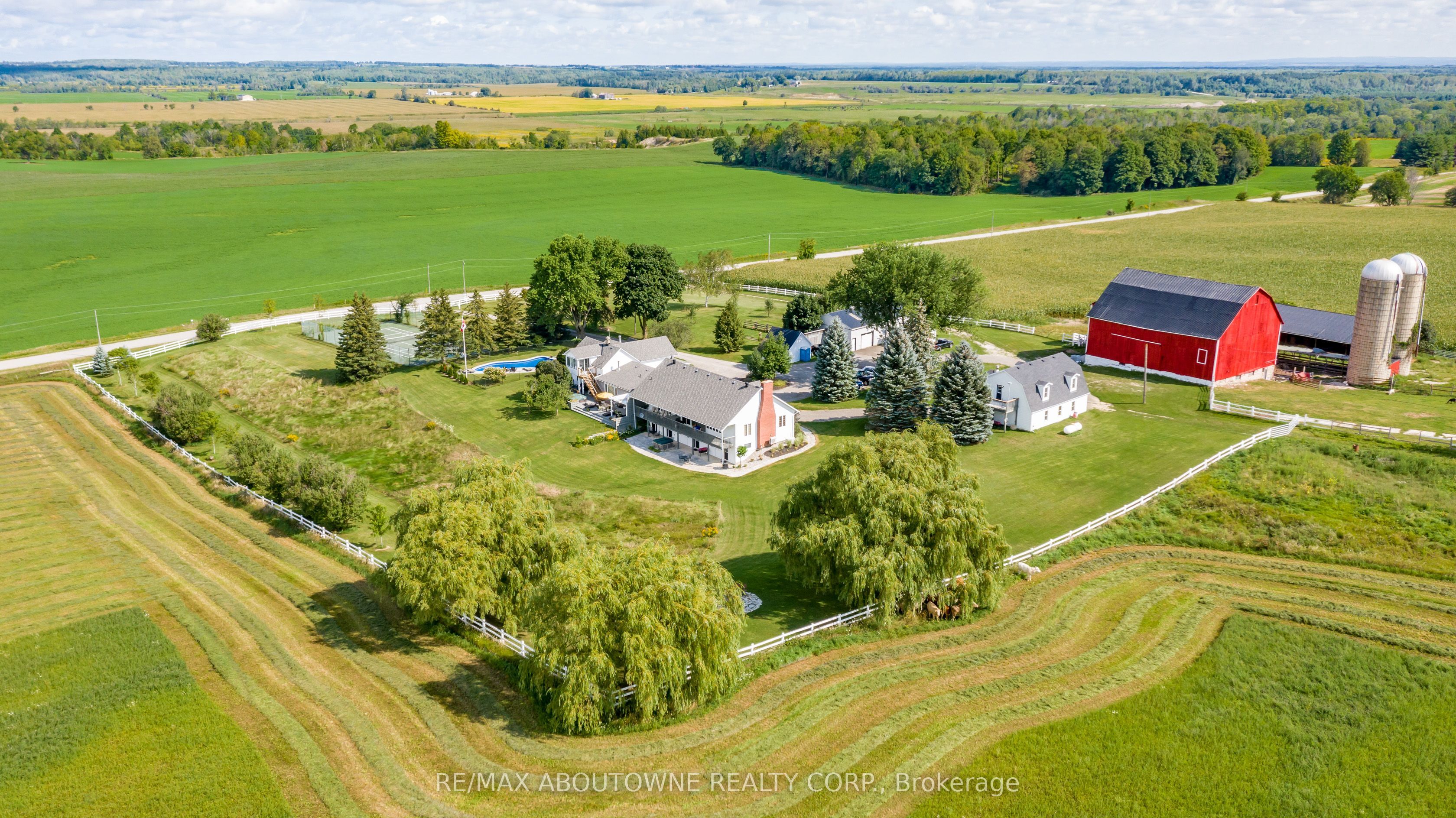 Photo 3 of 828350 32 Side Road, Mulmur, Rural Mulmur — HOMEH
