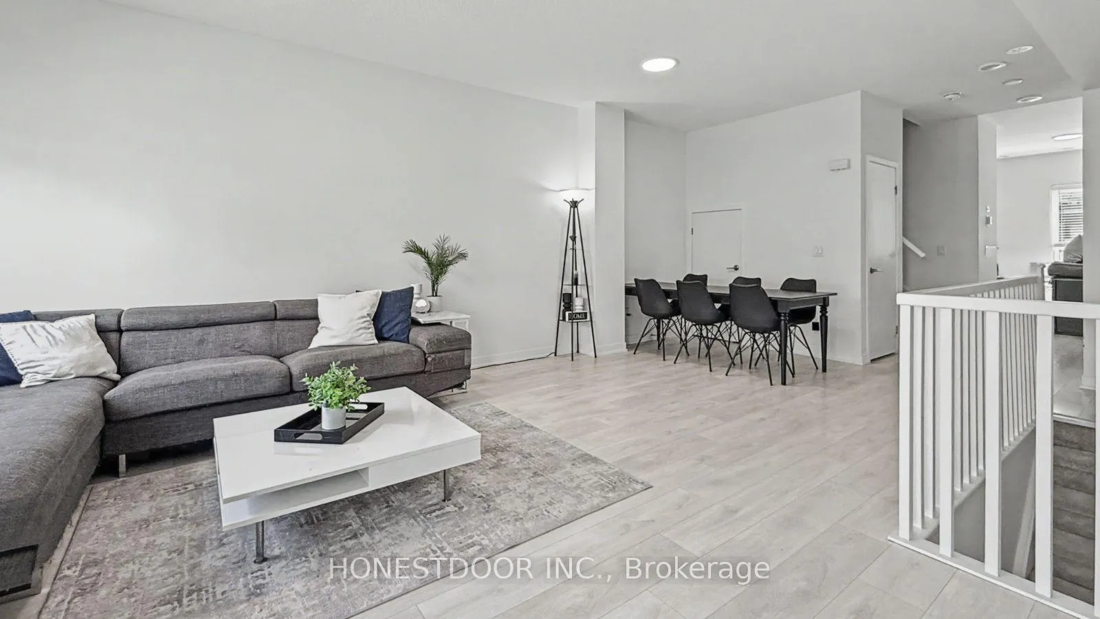 Photo 6 of Unit 26, 1095 Cooke Boulevard, Burlington, LaSalle — HOMEH