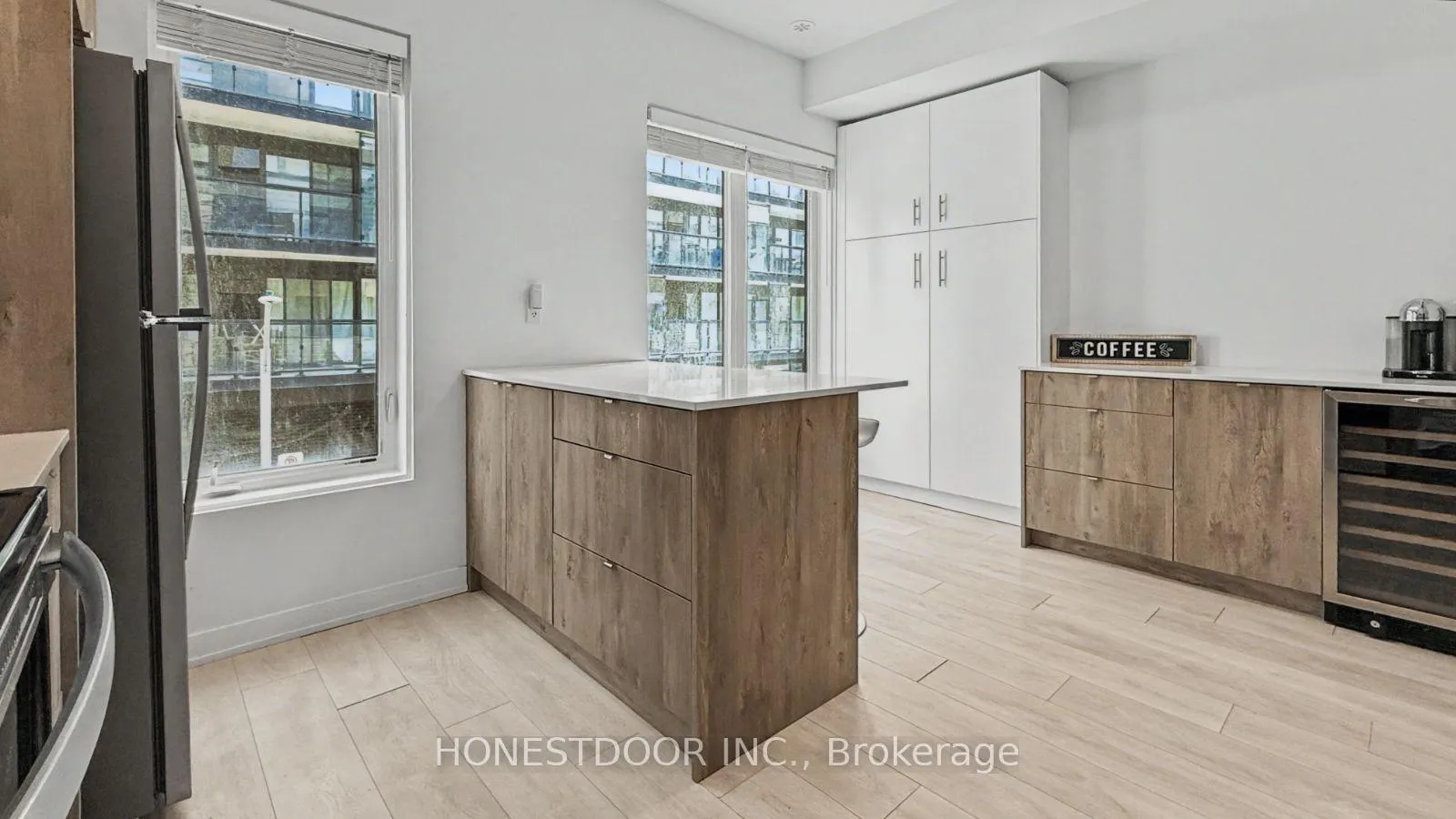 Photo 10 of Unit 26, 1095 Cooke Boulevard, Burlington, LaSalle — HOMEH