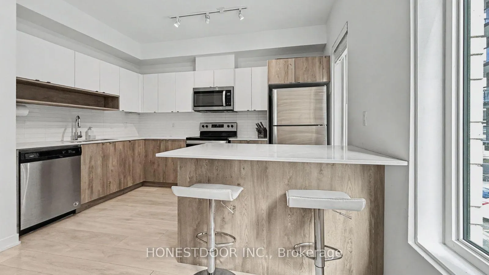 Photo 12 of Unit 26, 1095 Cooke Boulevard, Burlington, LaSalle — HOMEH