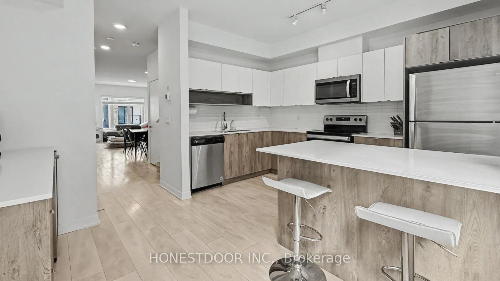 Photo 13 of Unit 26, 1095 Cooke Boulevard, Burlington, LaSalle — HOMEH