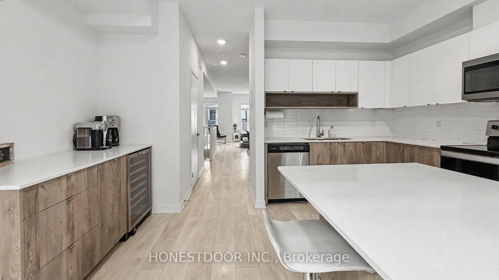 Photo 14 of Unit 26, 1095 Cooke Boulevard, Burlington, LaSalle — HOMEH