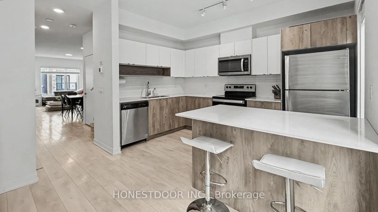 Photo 15 of Unit 26, 1095 Cooke Boulevard, Burlington, LaSalle — HOMEH