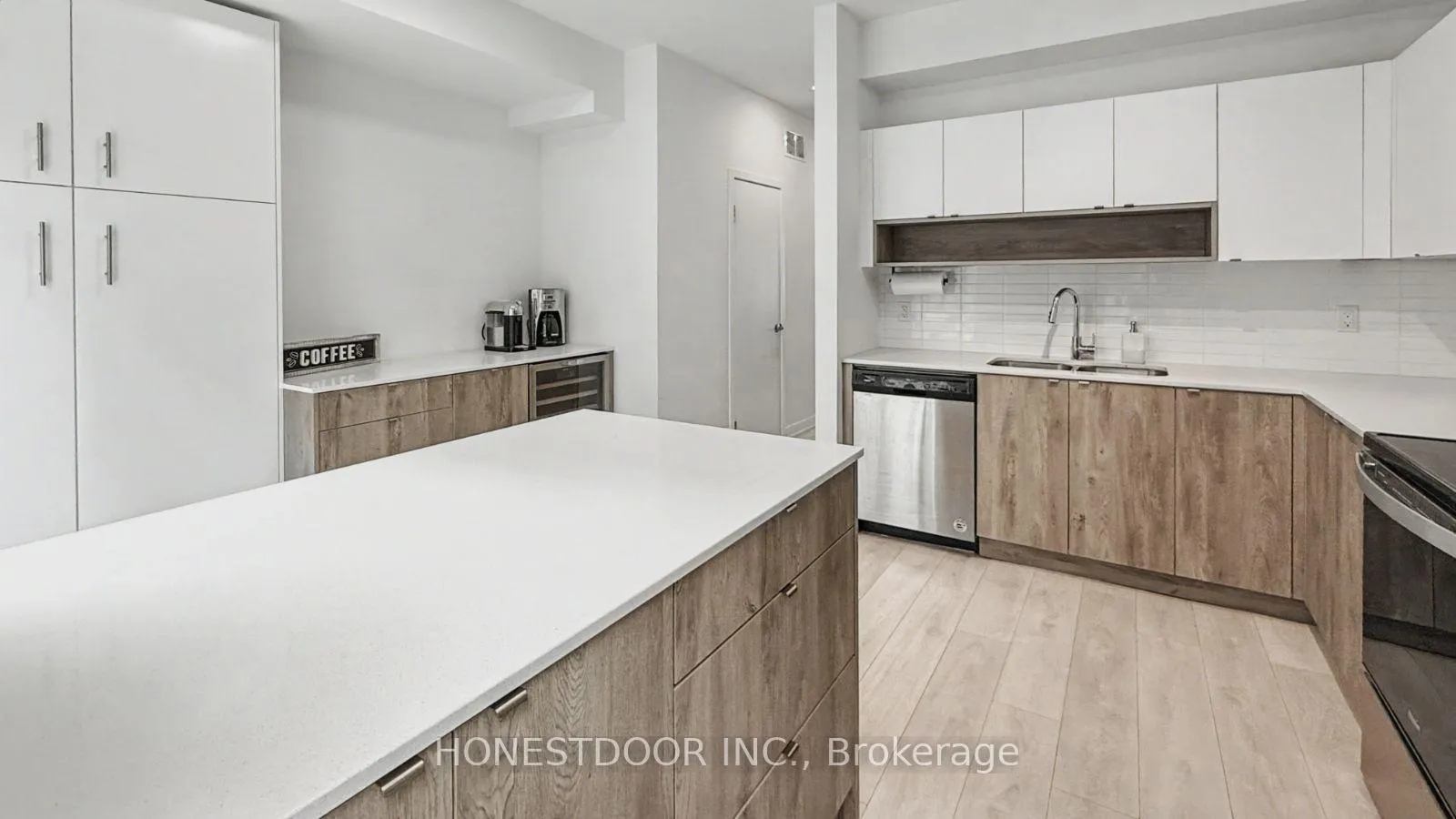 Photo 17 of Unit 26, 1095 Cooke Boulevard, Burlington, LaSalle — HOMEH