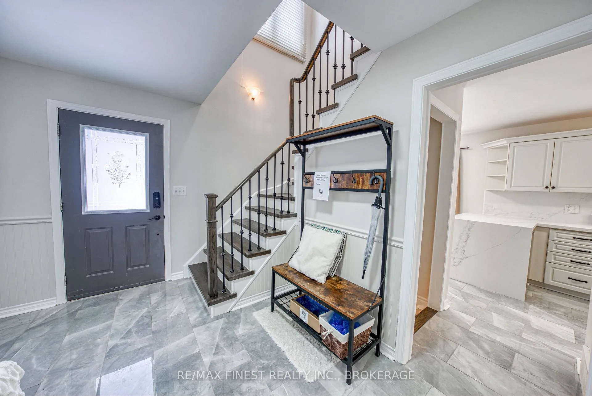 Photo 3 of 691 Muirfield Crescent, Kingston, East Gardiners Rd — HOMEH