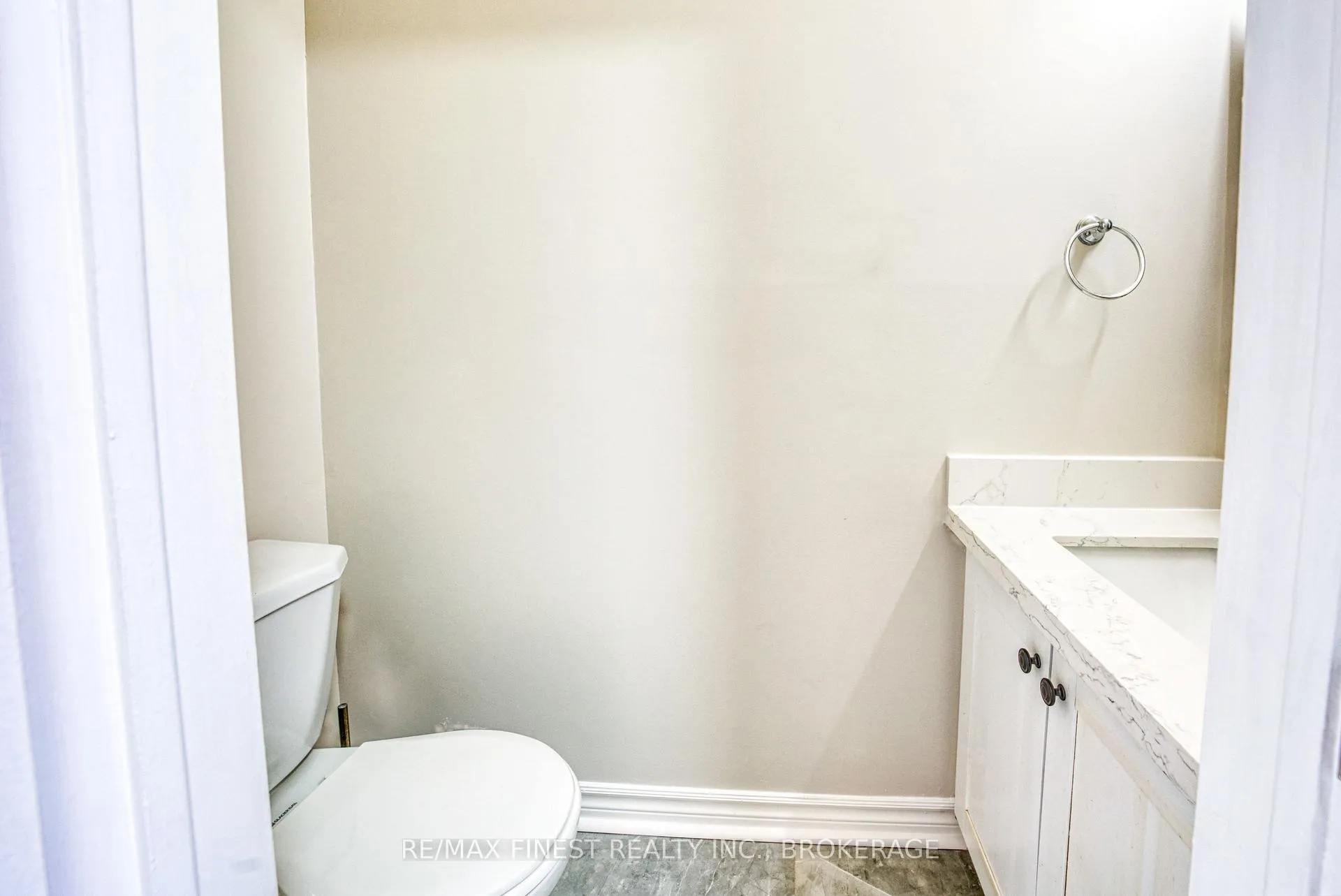 Photo 4 of 691 Muirfield Crescent, Kingston, East Gardiners Rd — HOMEH