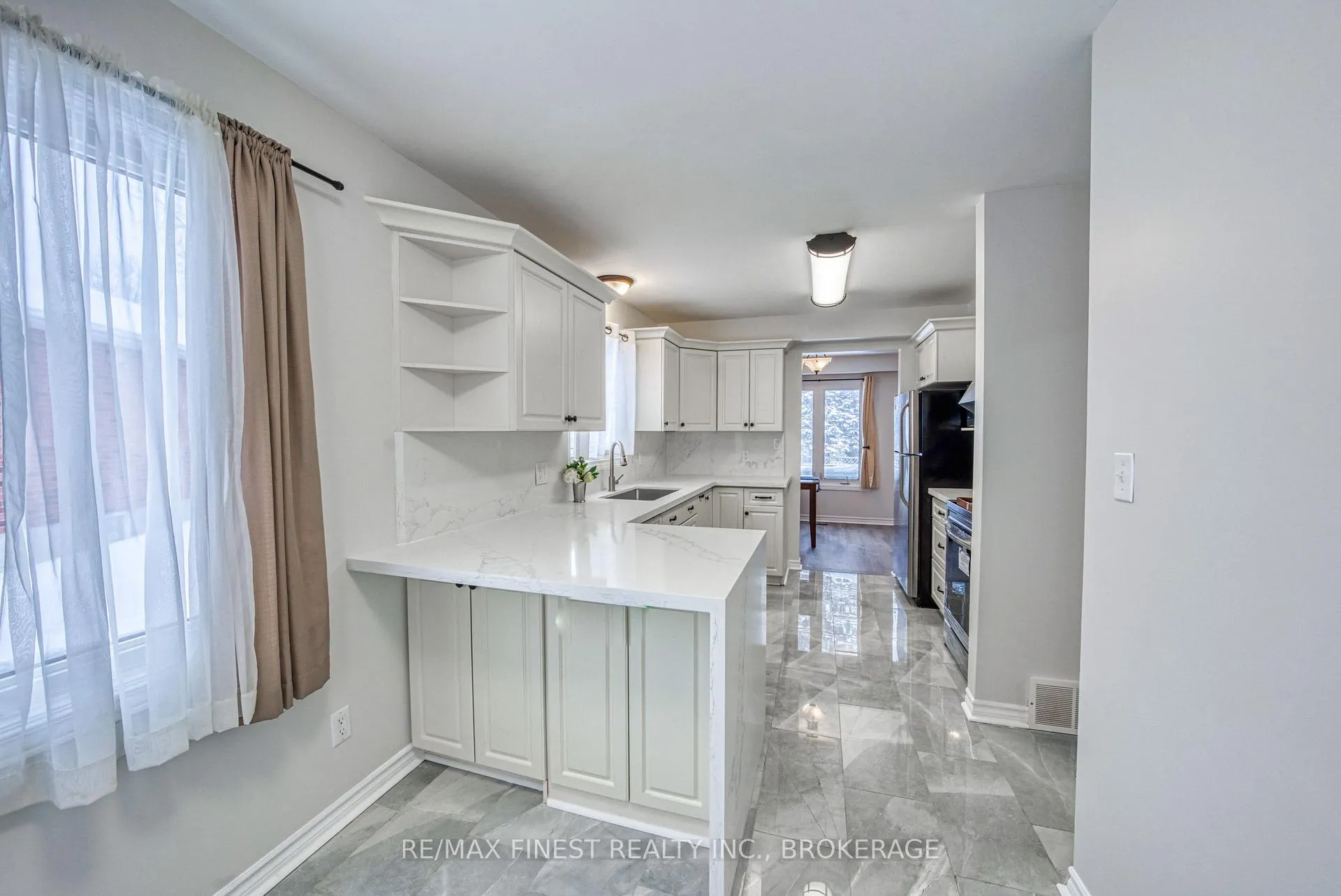 Photo 8 of 691 Muirfield Crescent, Kingston, East Gardiners Rd — HOMEH