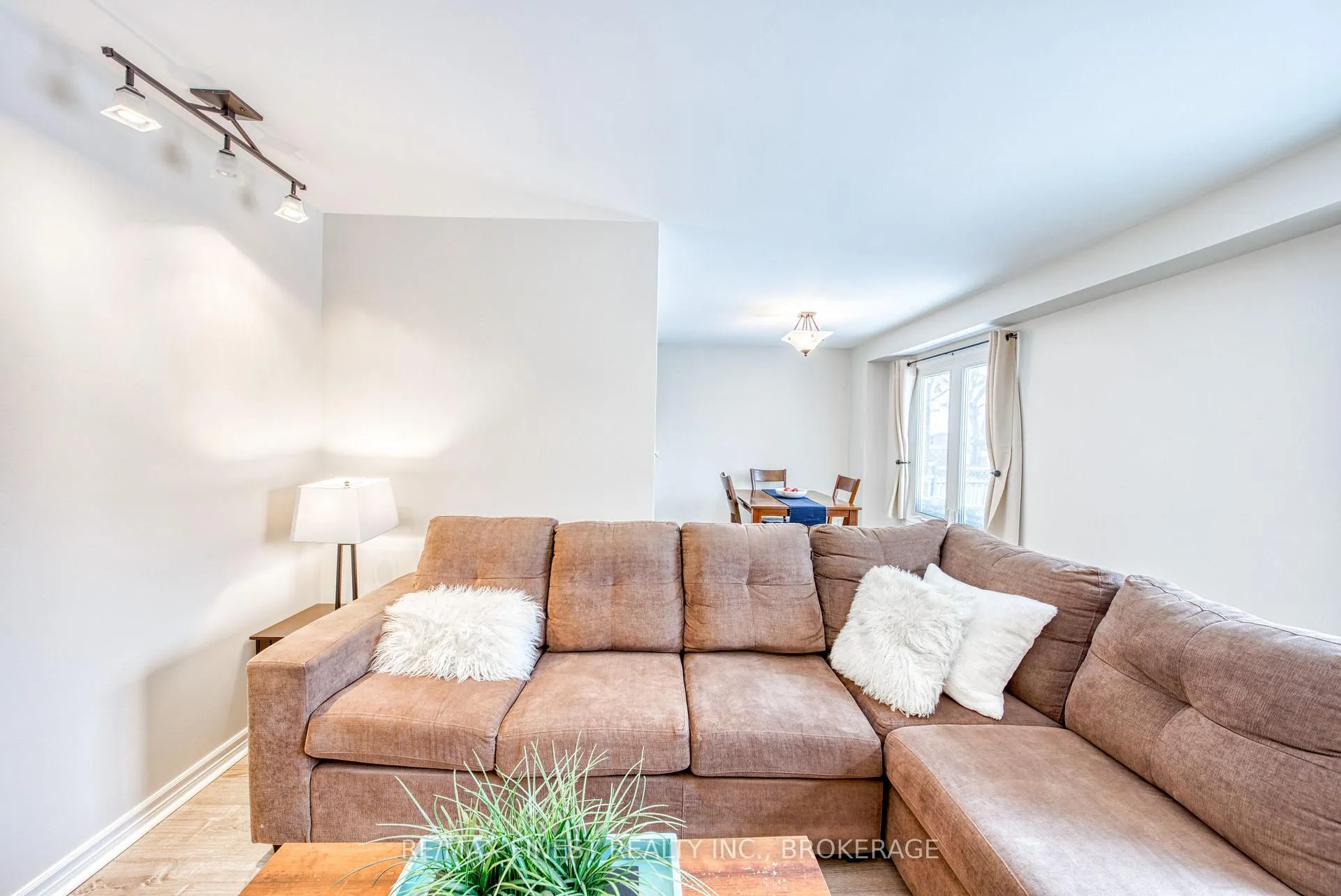 Photo 16 of 691 Muirfield Crescent, Kingston, East Gardiners Rd — HOMEH
