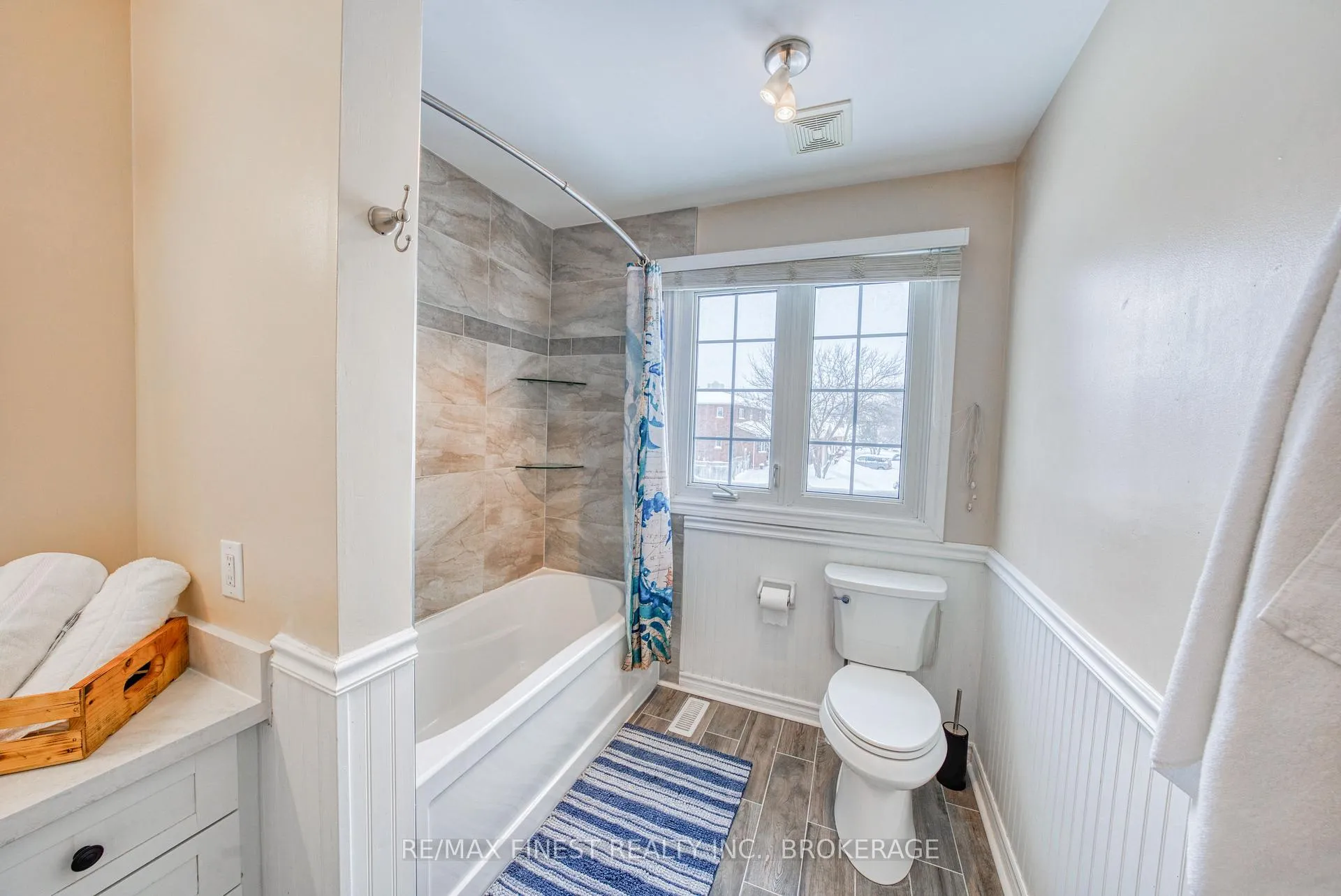 Photo 27 of 691 Muirfield Crescent, Kingston, East Gardiners Rd — HOMEH