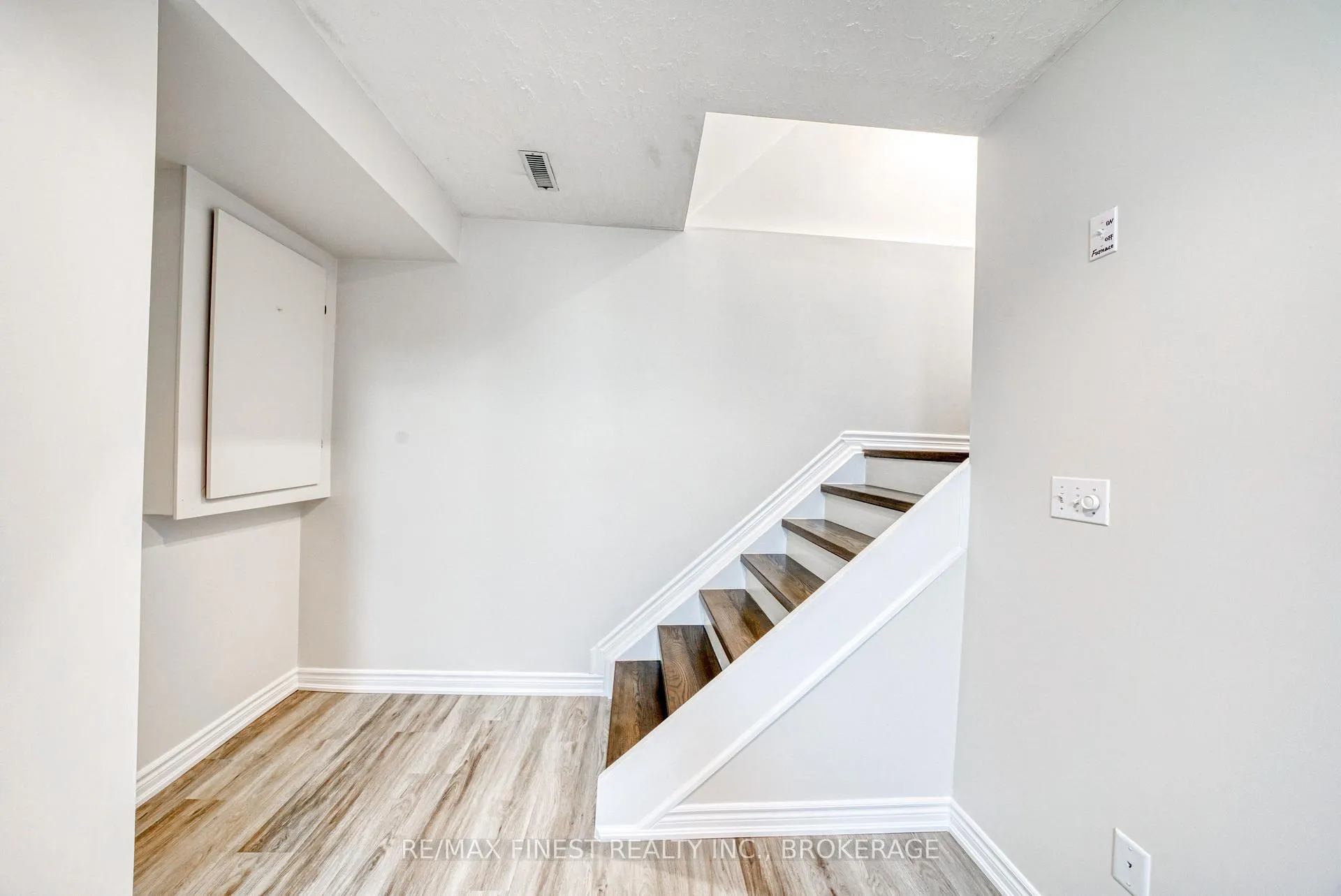 Photo 32 of 691 Muirfield Crescent, Kingston, East Gardiners Rd — HOMEH