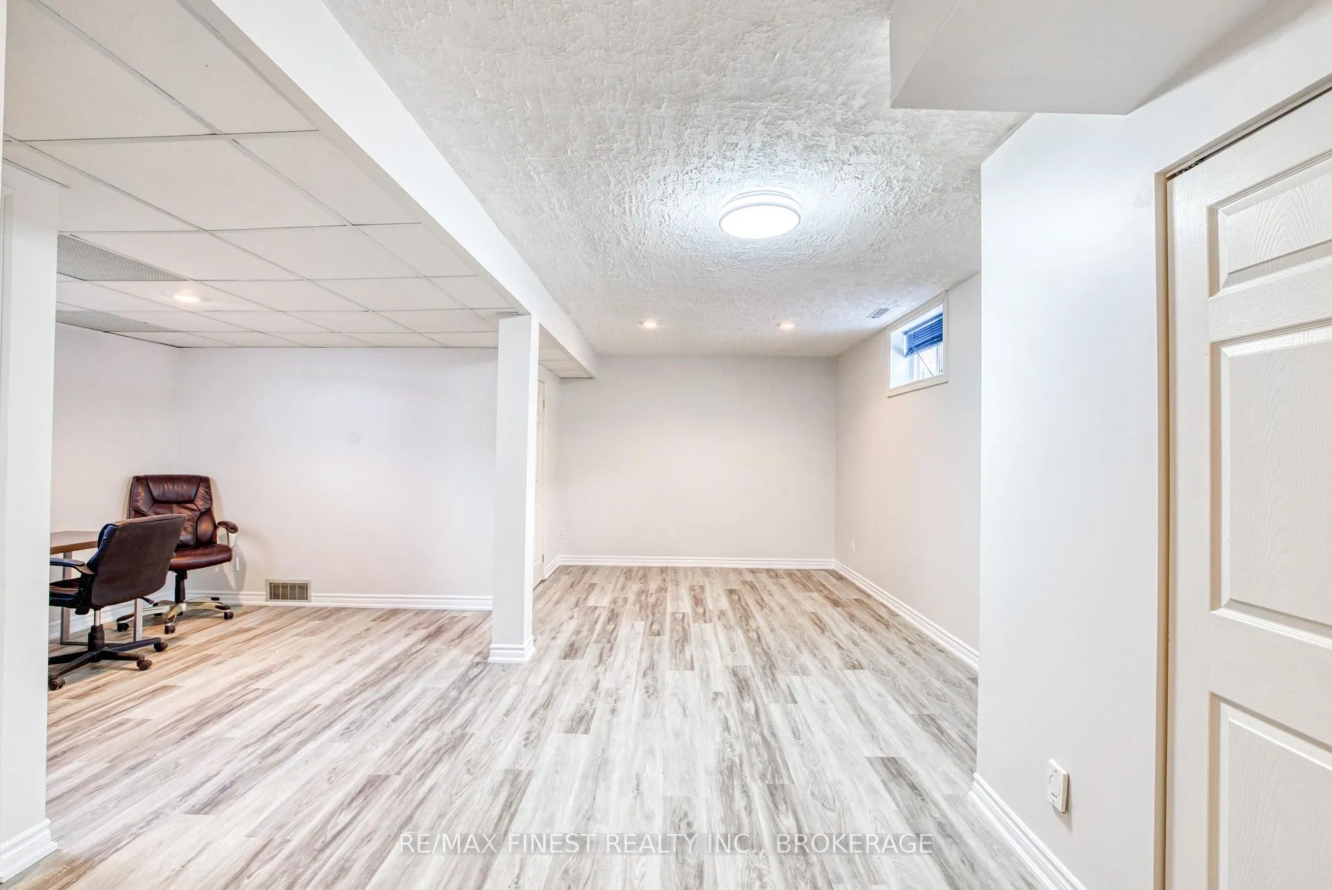 Photo 33 of 691 Muirfield Crescent, Kingston, East Gardiners Rd — HOMEH