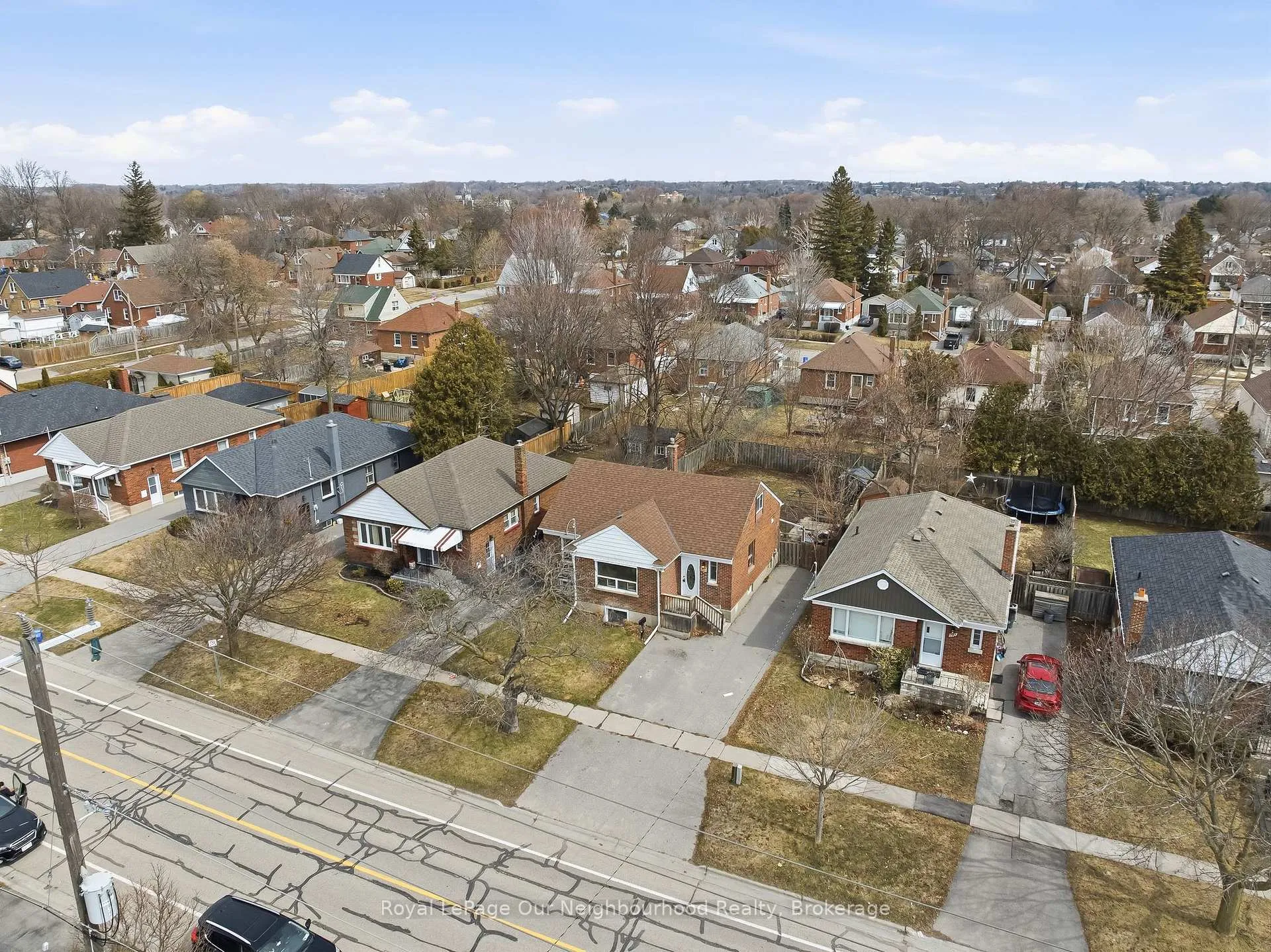 Photo 1 of 139 Central Pk Boulevard S, Oshawa, Central — HOMEH