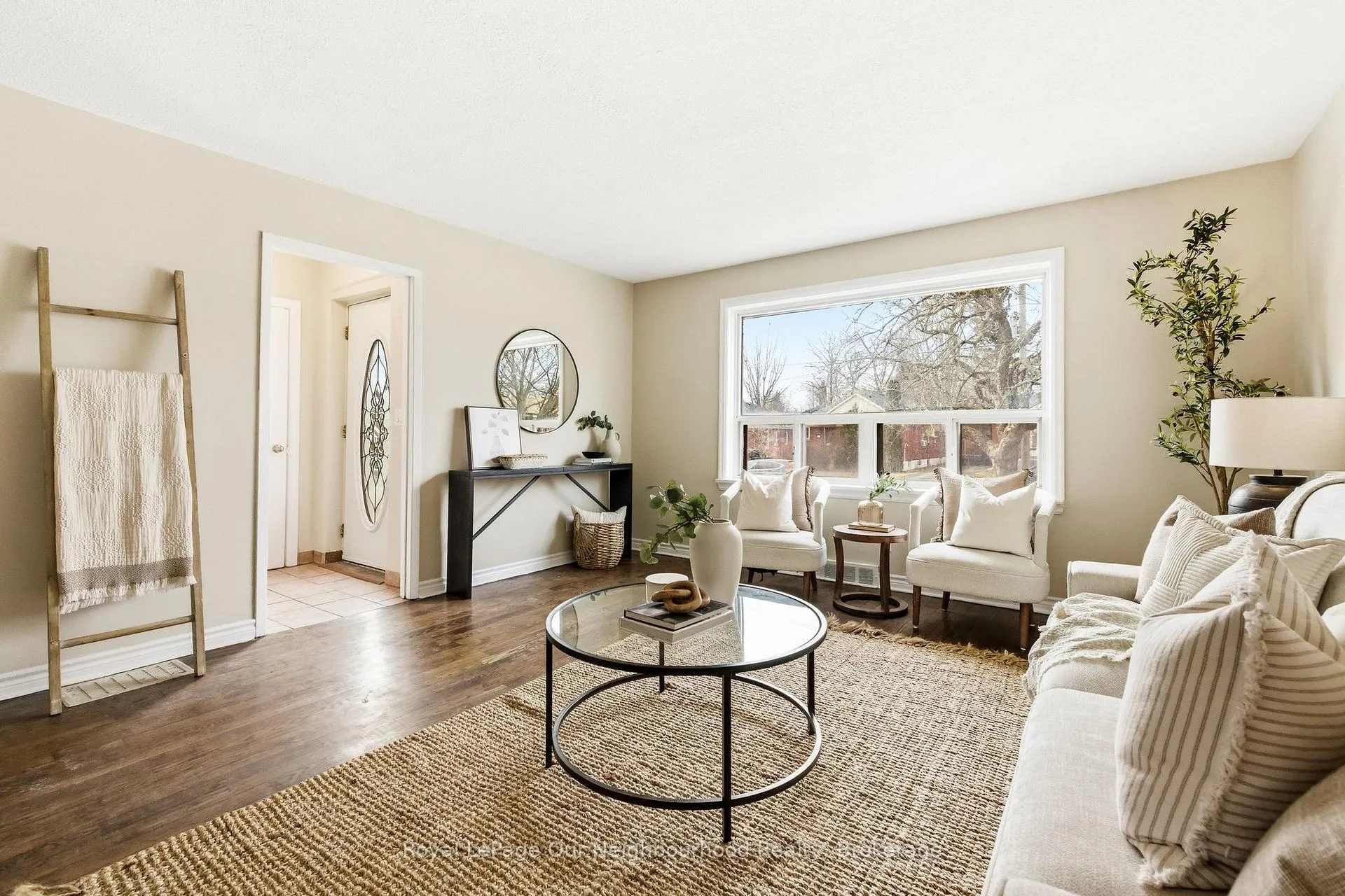 Photo 3 of 139 Central Pk Boulevard S, Oshawa, Central — HOMEH