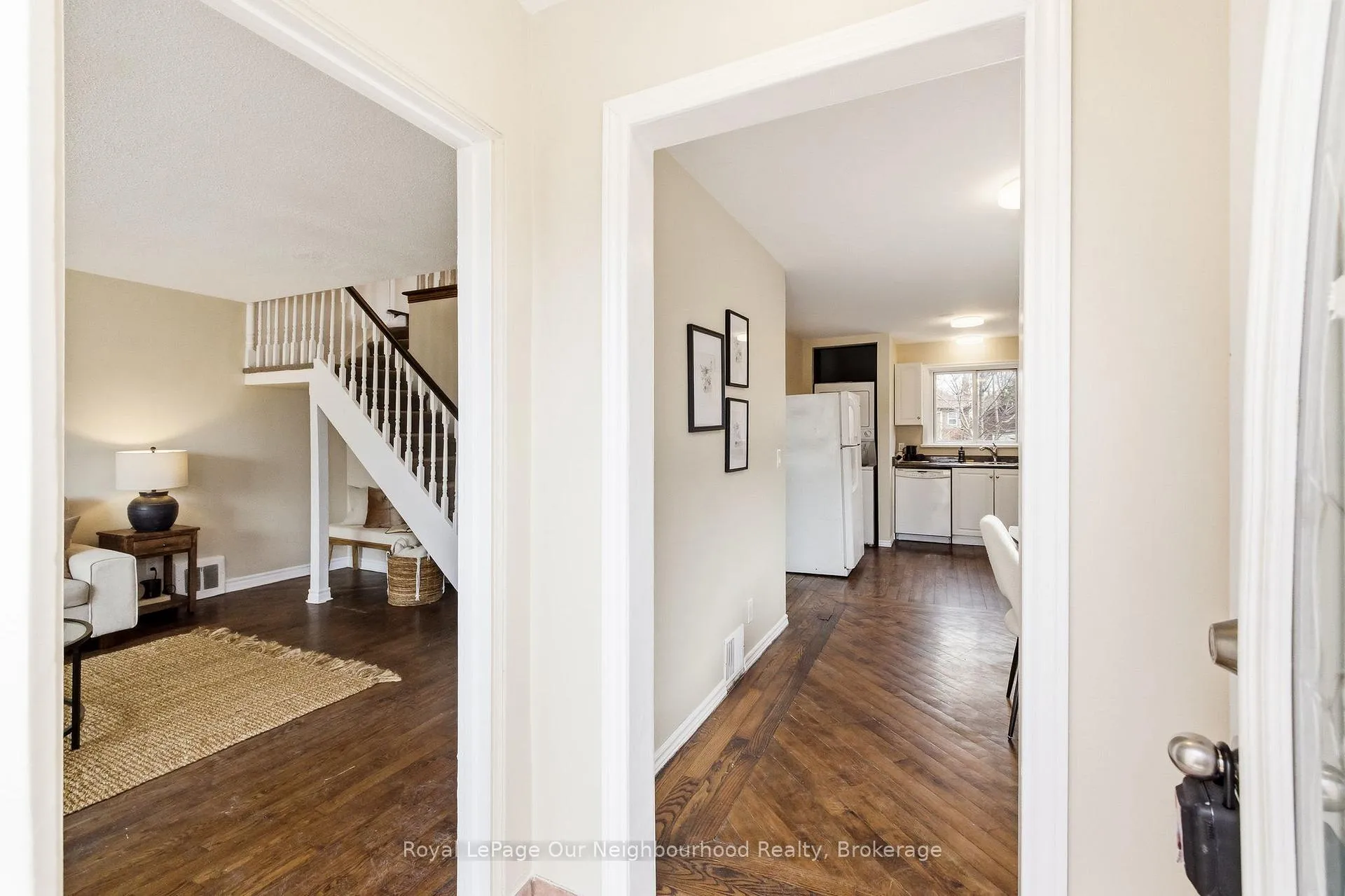 Photo 5 of 139 Central Pk Boulevard S, Oshawa, Central — HOMEH