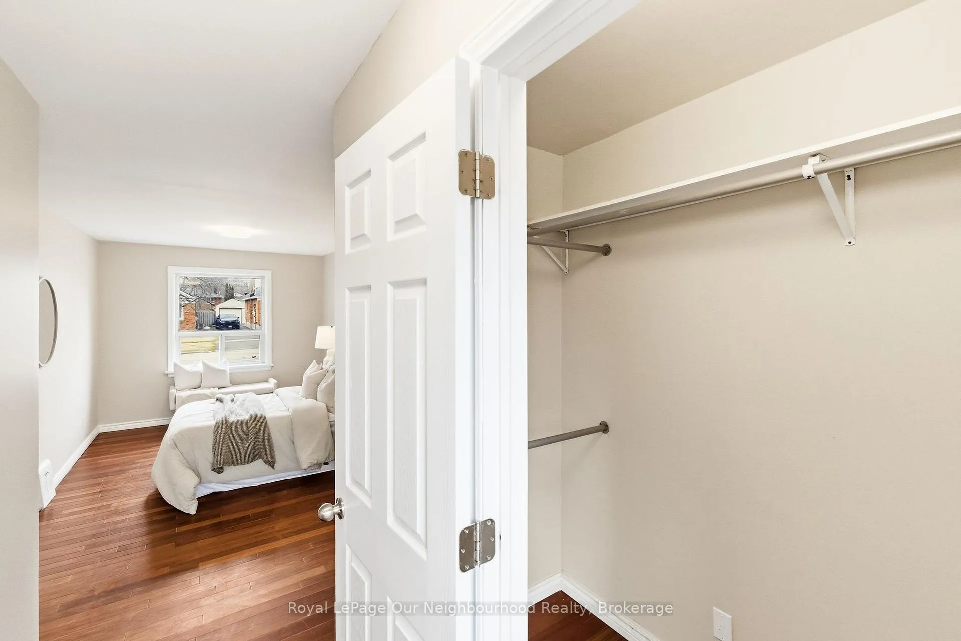 Photo 14 of 139 Central Pk Boulevard S, Oshawa, Central — HOMEH