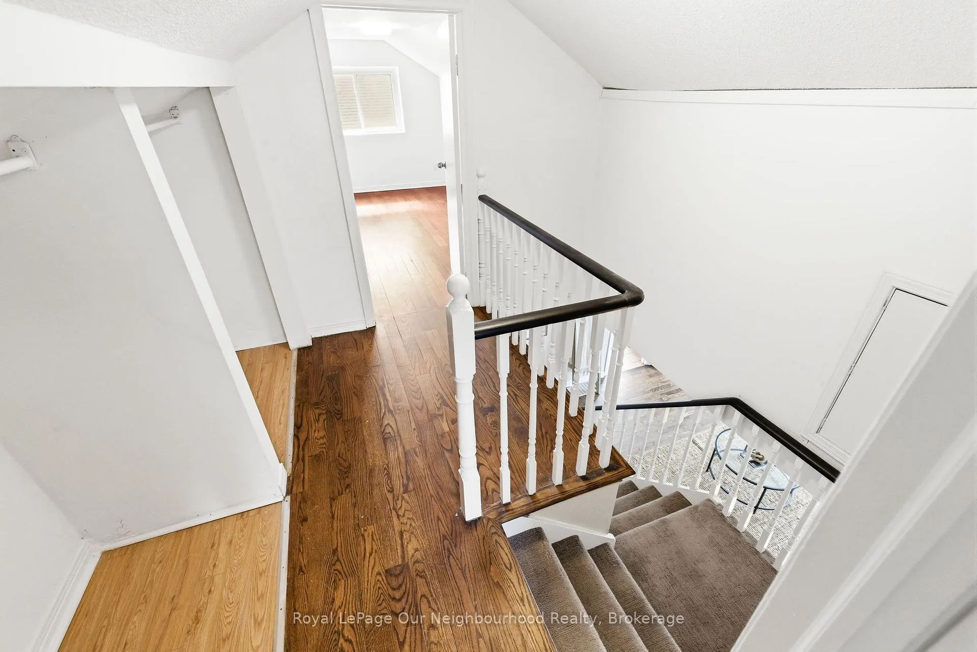 Photo 18 of 139 Central Pk Boulevard S, Oshawa, Central — HOMEH