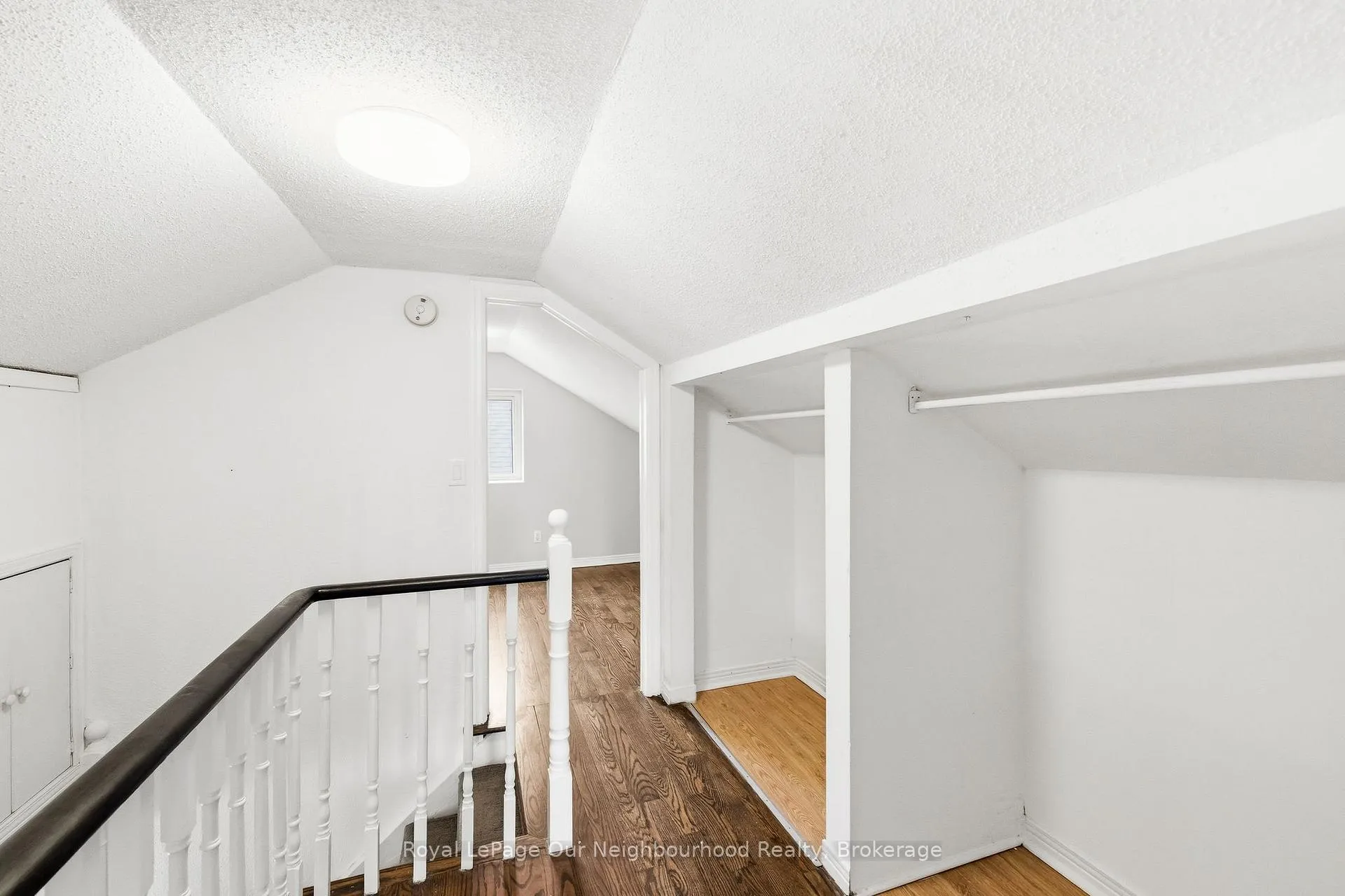 Photo 19 of 139 Central Pk Boulevard S, Oshawa, Central — HOMEH